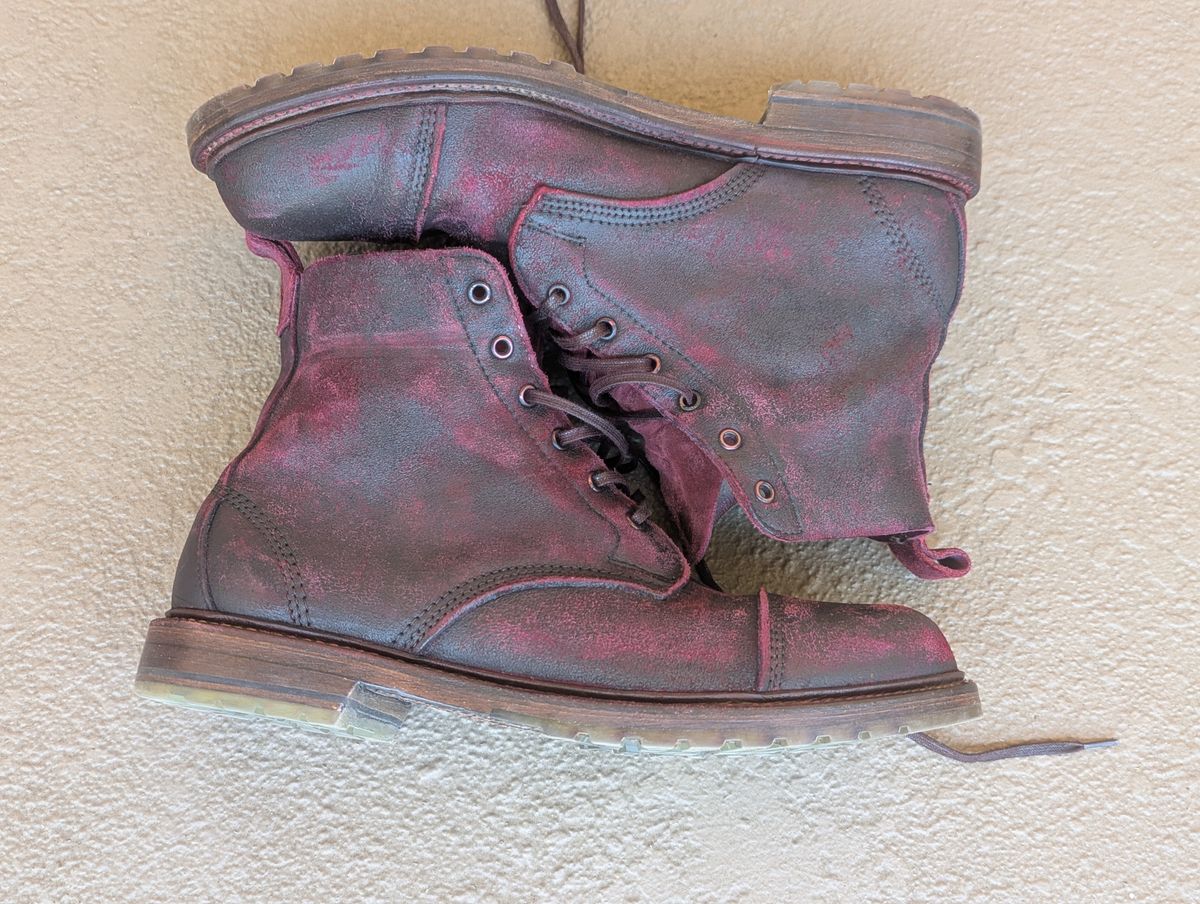 Photo by unofficiallegends on February 2, 2025 of the Allen Edmonds Normandy in Unknown Leather.