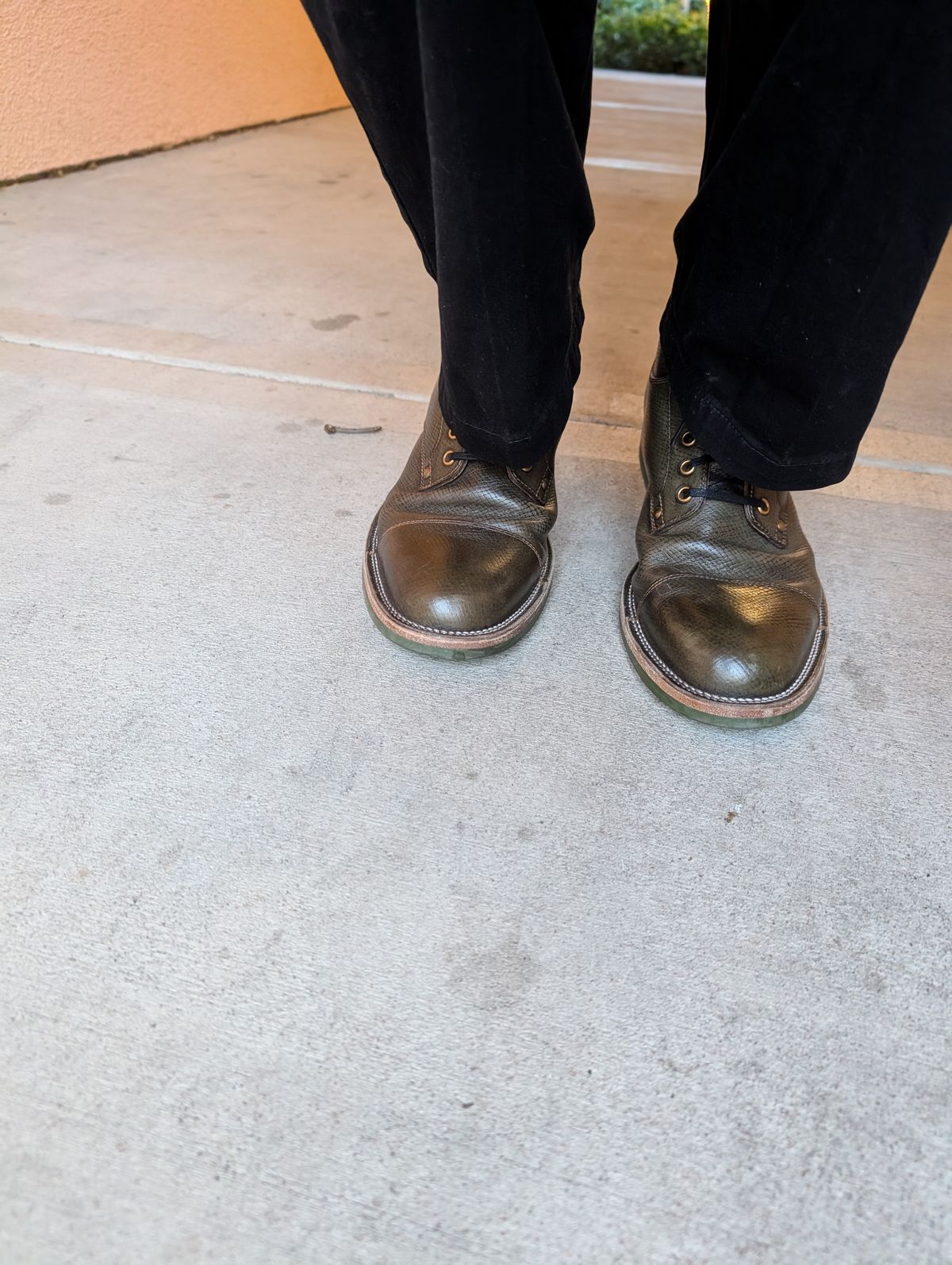 Photo by unofficiallegends on February 2, 2026 of the Iron Boots x Østmo Type 1 in Horween Pioneer Hatchgrain Green.