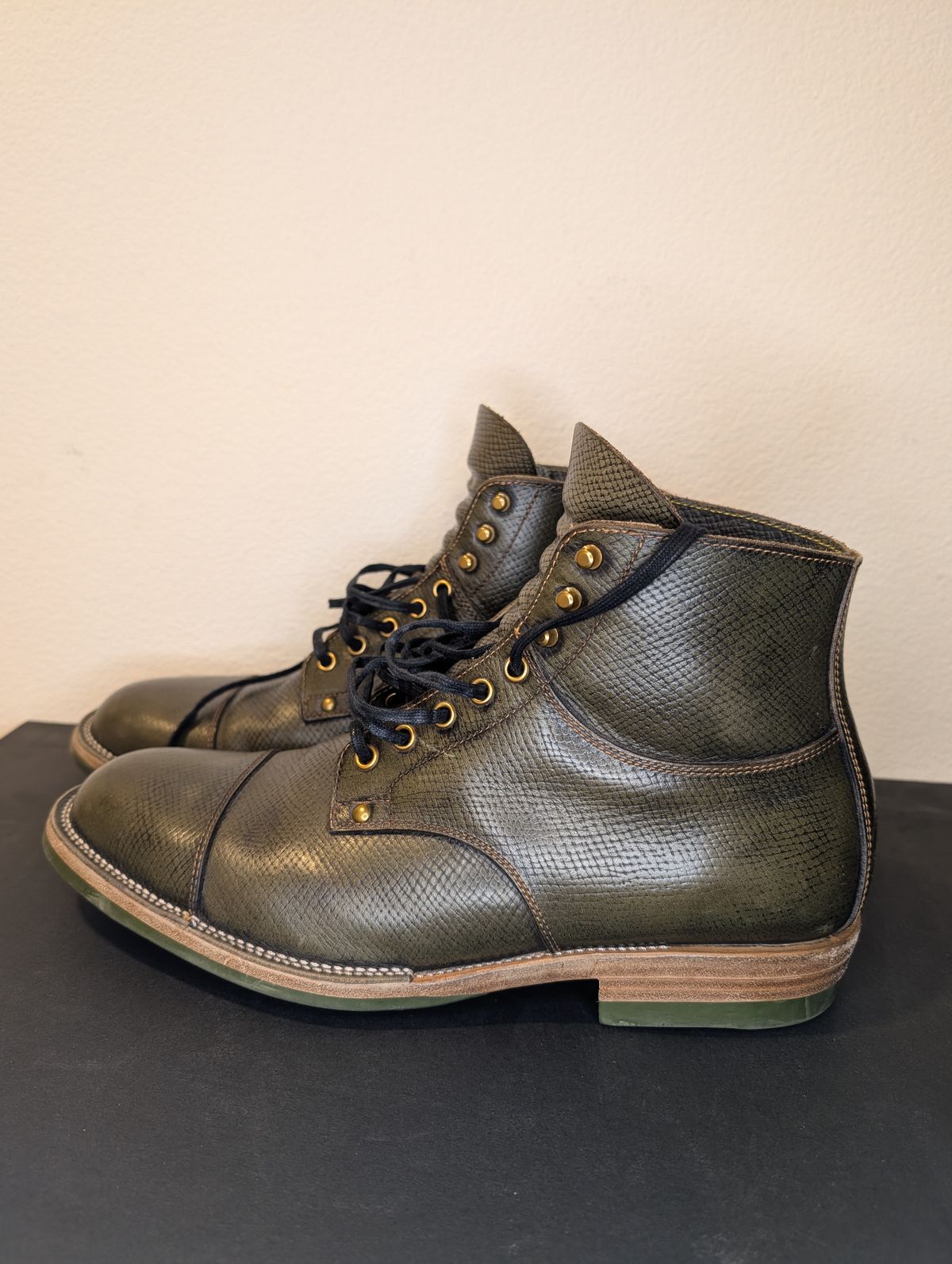 Photo by unofficiallegends on February 5, 2026 of the Iron Boots x Østmo Type 1 in Horween Pioneer Hatchgrain Green.