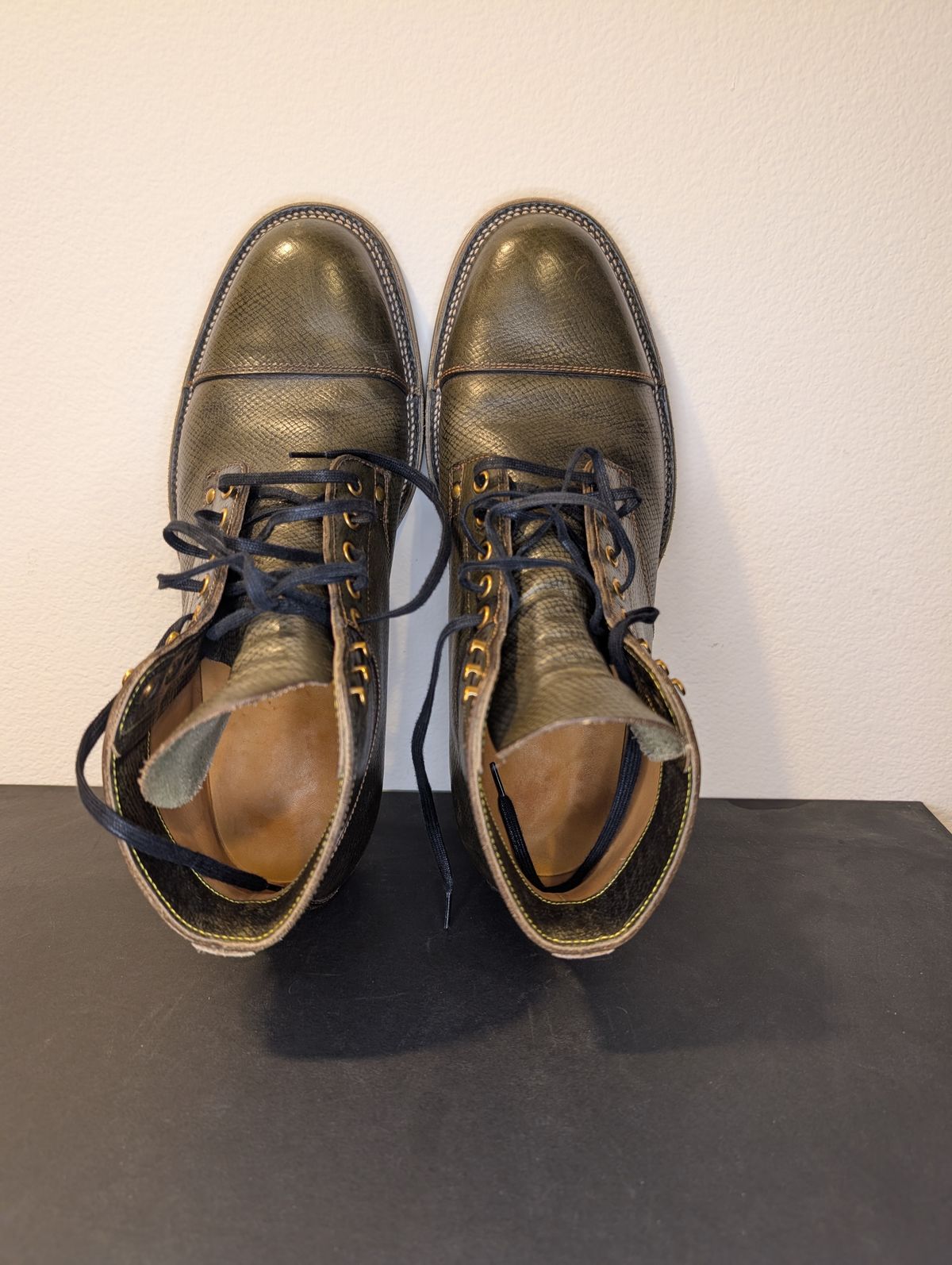 Photo by unofficiallegends on February 5, 2026 of the Iron Boots x Østmo Type 1 in Horween Pioneer Hatchgrain Green.