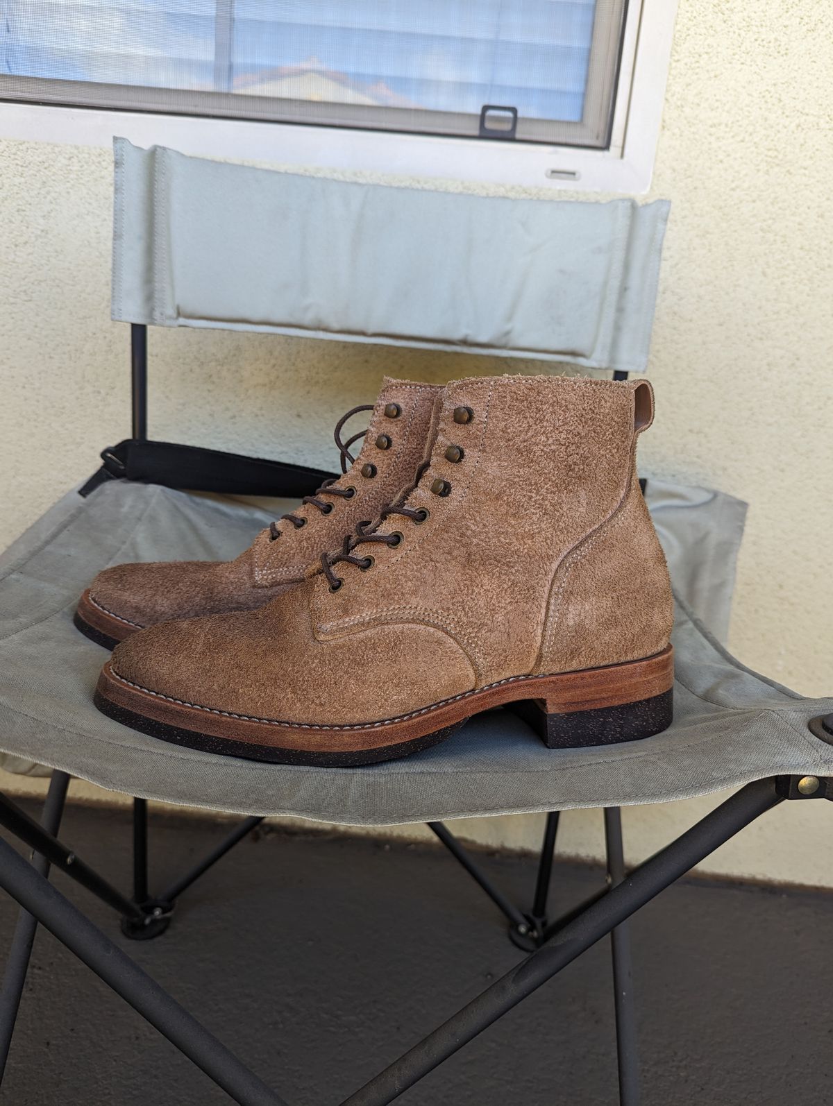 Photo by unofficiallegends on March 1, 2024 of the Jakkrabbits Officer Boots in Heritage Natural Vegetable Tanned Roughout.