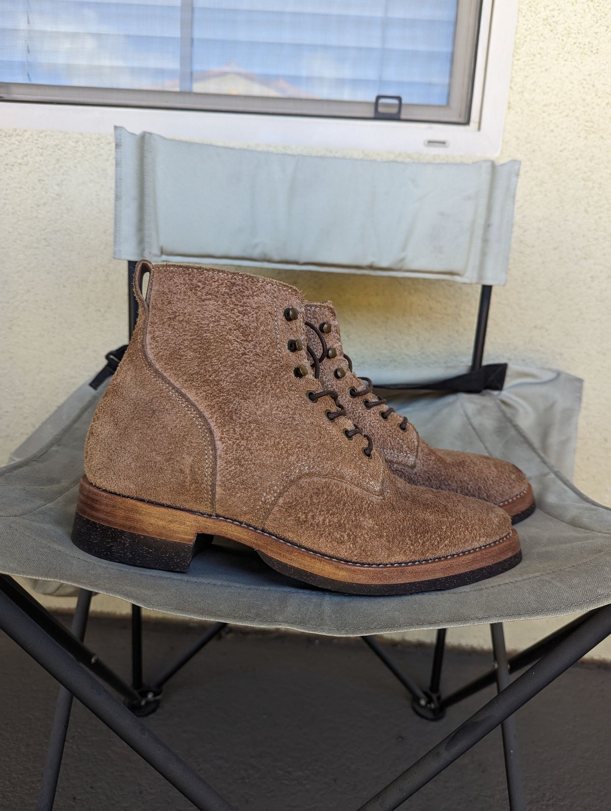 Photo by unofficiallegends on March 1, 2024 of the Jakkrabbits Officer Boots in Heritage Natural Vegetable Tanned Roughout.
