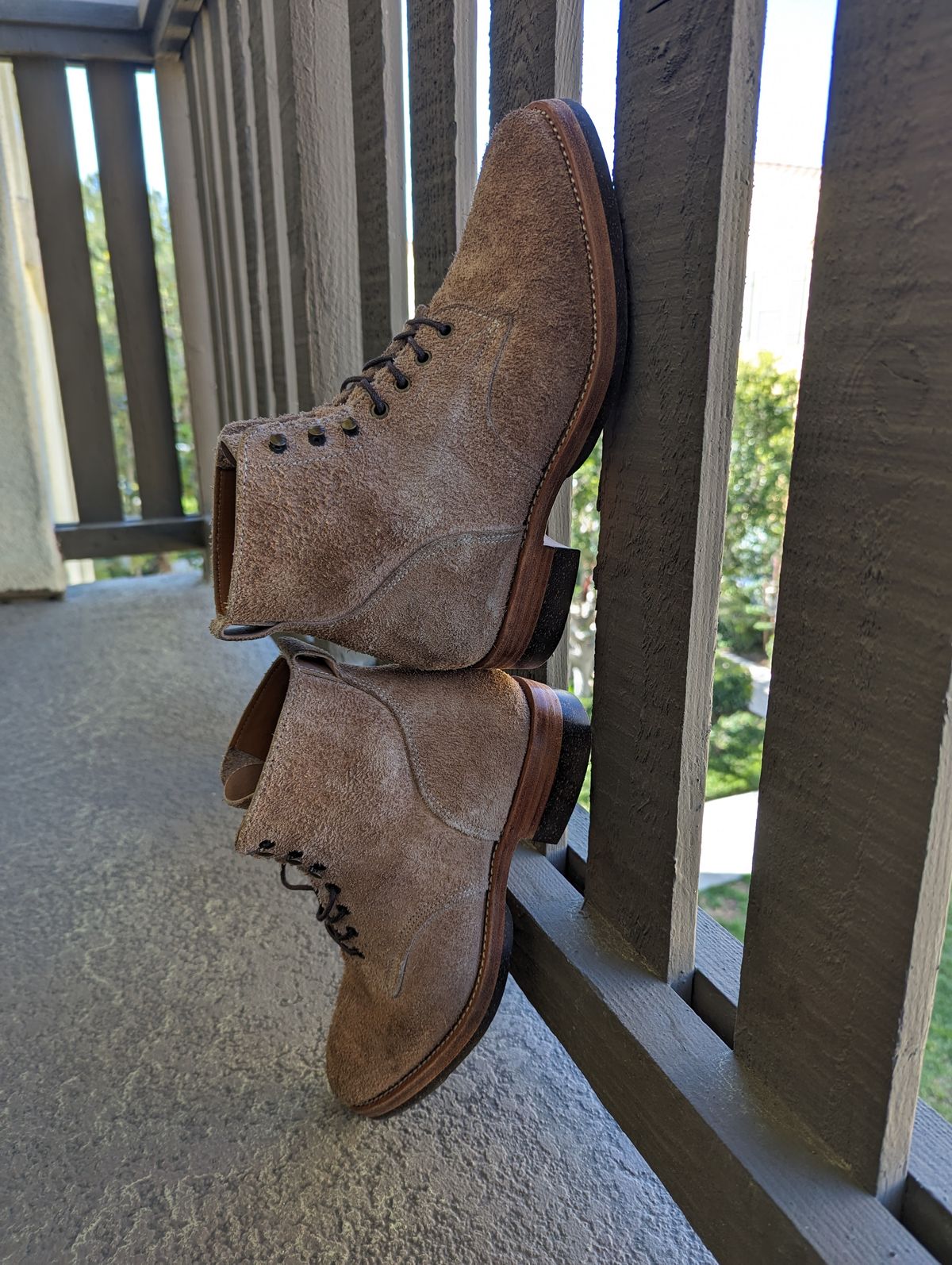 Photo by unofficiallegends on April 3, 2024 of the Jakkrabbits Officer Boots in Heritage Natural Vegetable Tanned Roughout.