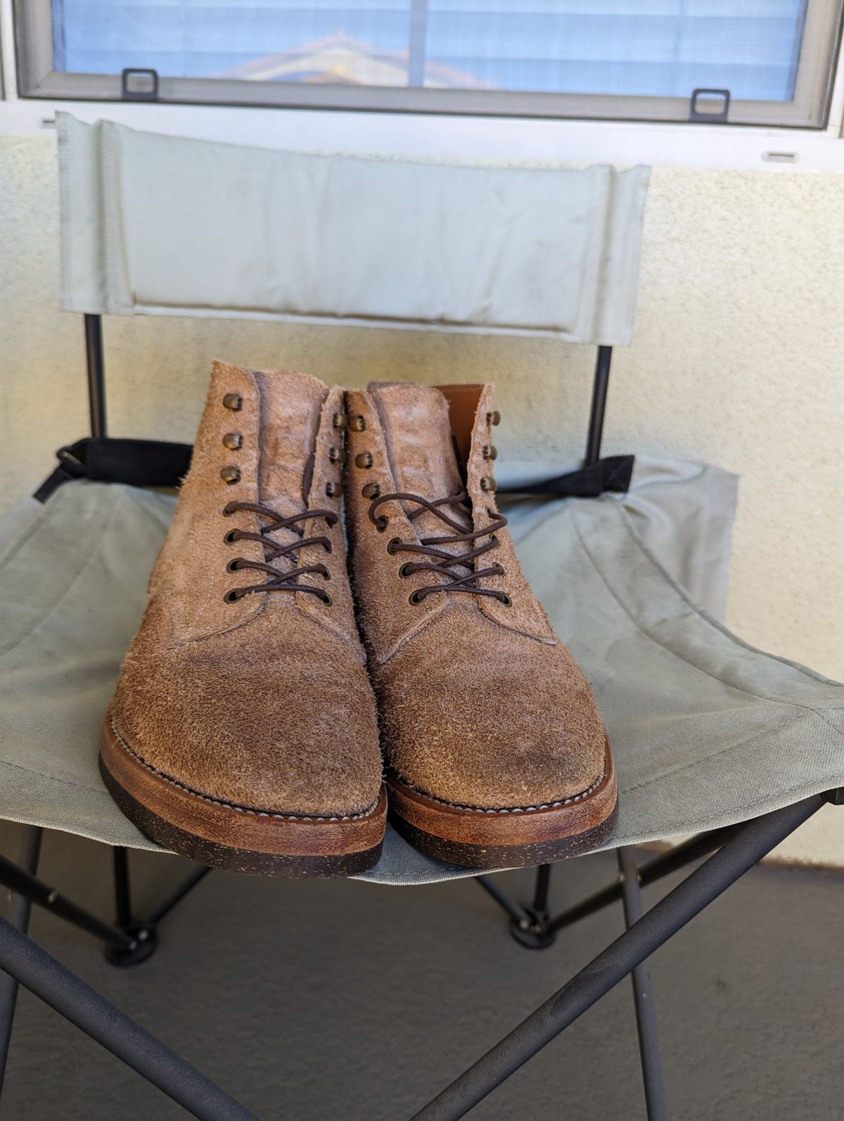 Photo by unofficiallegends on April 3, 2024 of the Jakkrabbits Officer Boots in Heritage Natural Vegetable Tanned Roughout.