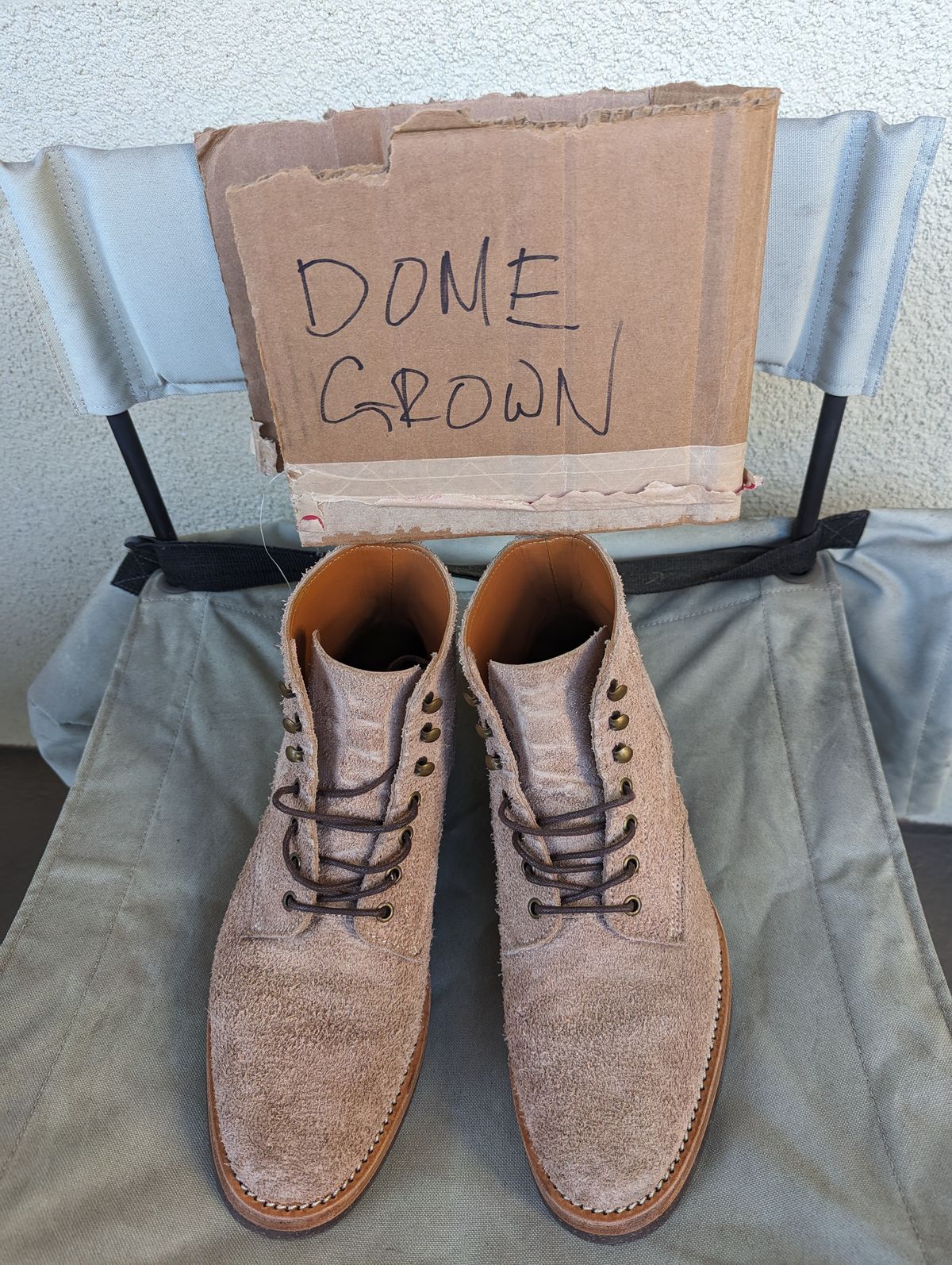 Photo by unofficiallegends on November 4, 2023 of the Jakkrabbits Officer Boots in Heritage Natural Vegetable Tanned Roughout.