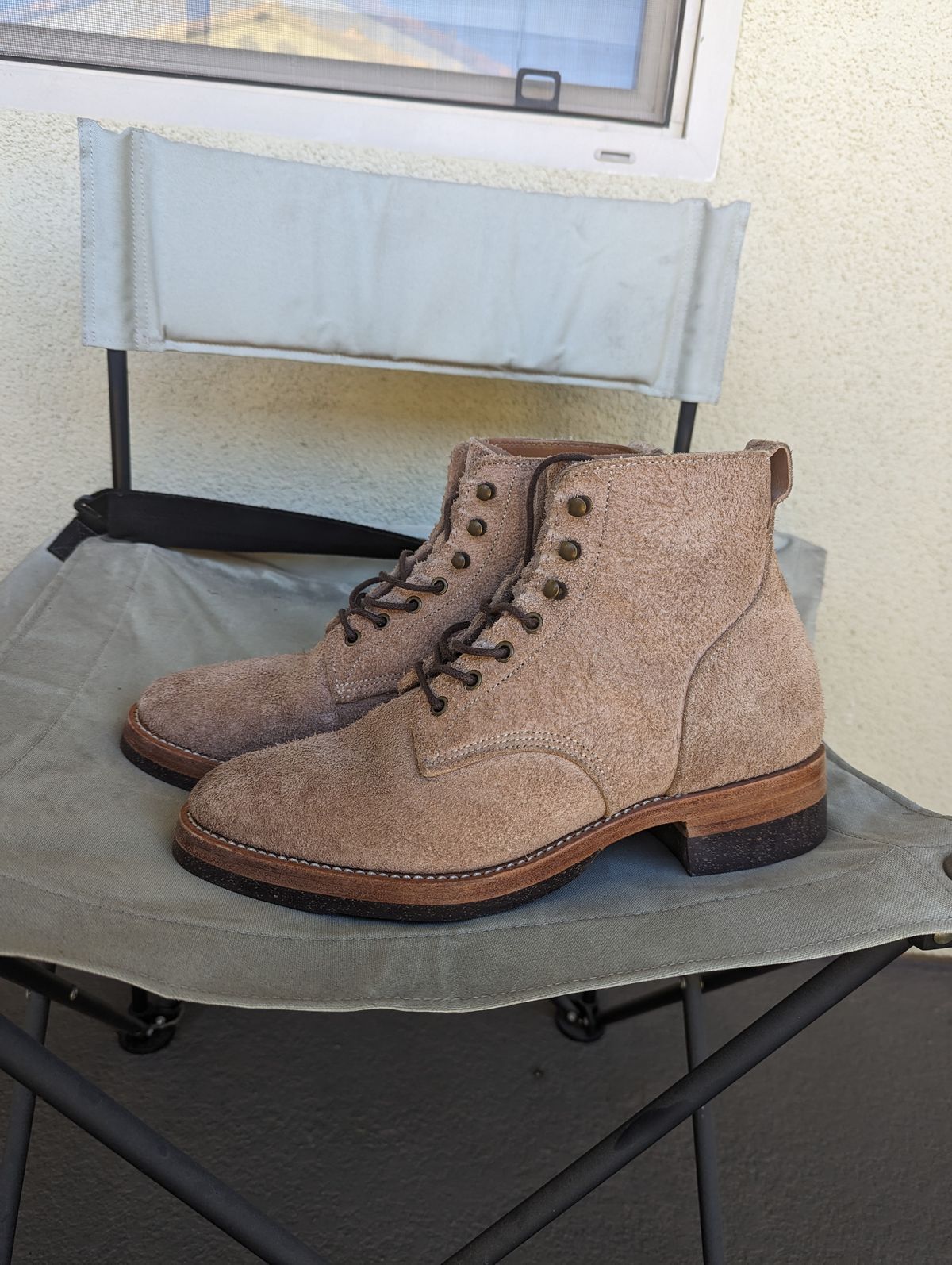 Photo by unofficiallegends on December 2, 2023 of the Jakkrabbits Officer Boots in Heritage Natural Vegetable Tanned Roughout.