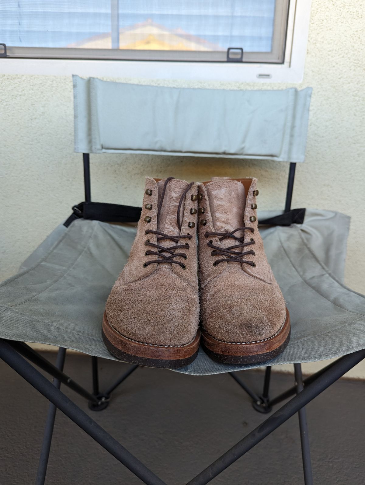 Photo by unofficiallegends on January 2, 2024 of the Jakkrabbits Officer Boots in Heritage Natural Vegetable Tanned Roughout.