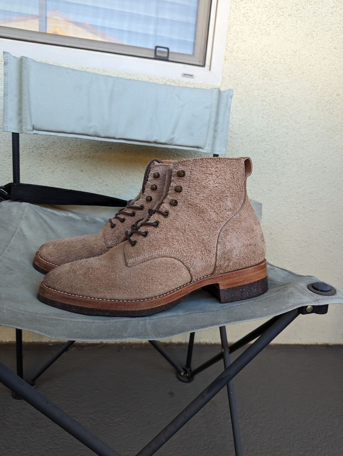 Photo by unofficiallegends on January 2, 2024 of the Jakkrabbits Officer Boots in Heritage Natural Vegetable Tanned Roughout.