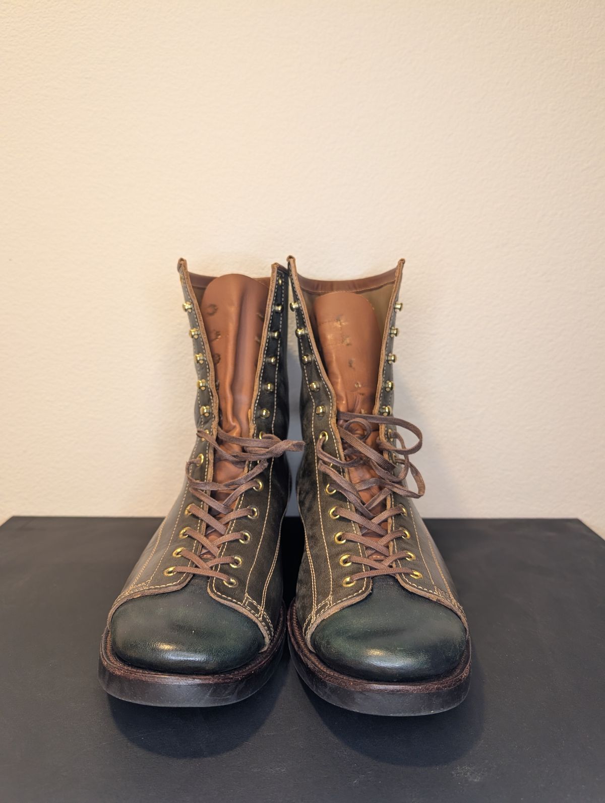 Photo by unofficiallegends on December 5, 2025 of the Clinch Gary Boots in Clinch / Green-Overdyed Horsebutt.