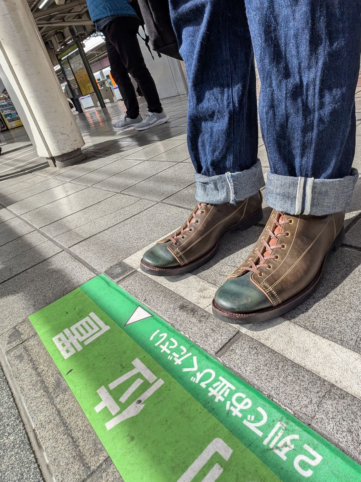 Photo by unofficiallegends on February 27, 2026 of the Clinch Gary Boots in Clinch / Green-Overdyed Horsebutt.