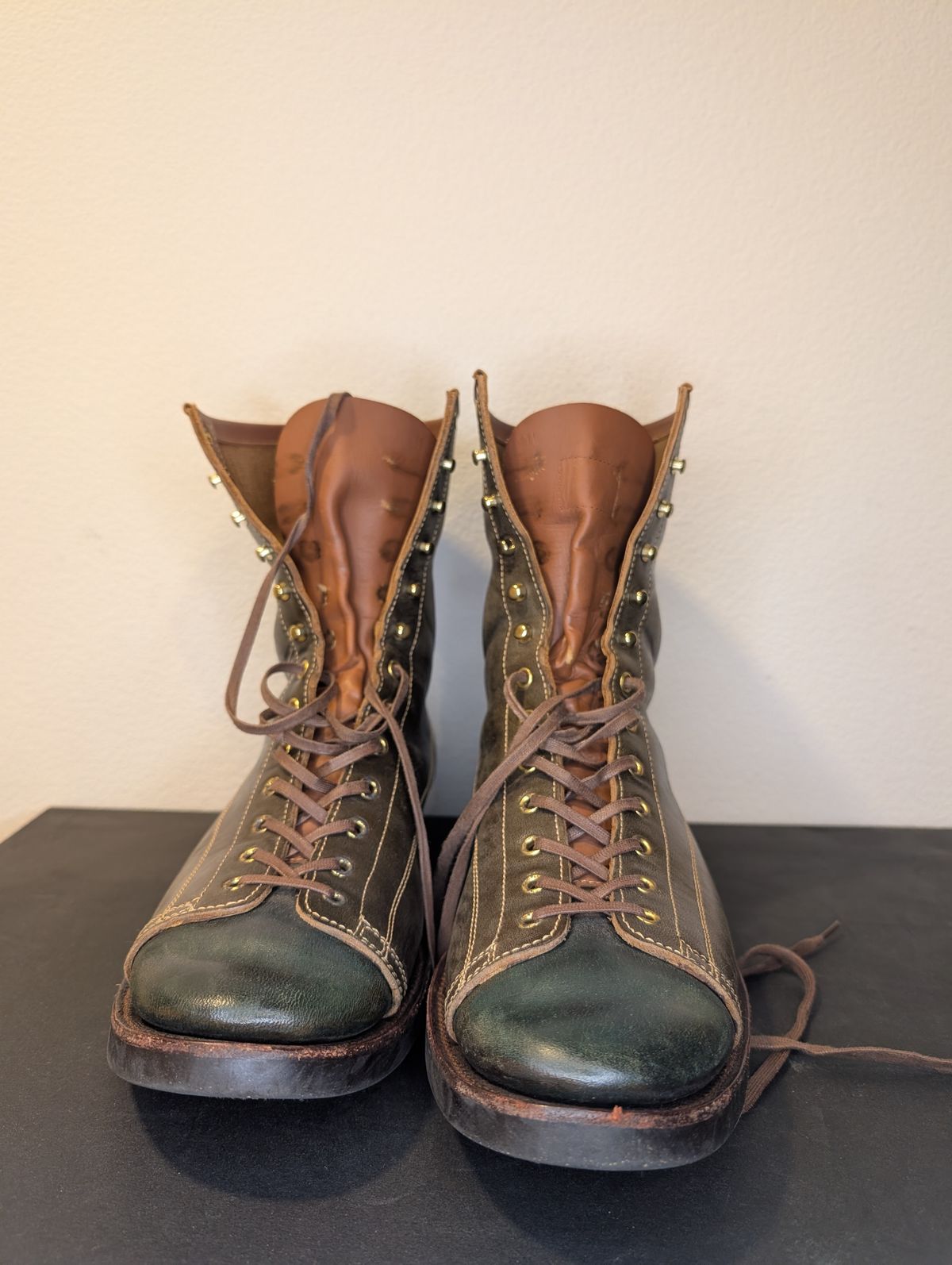 Photo by unofficiallegends on March 4, 2026 of the Clinch Gary Boots in Clinch / Green-Overdyed Horsebutt.