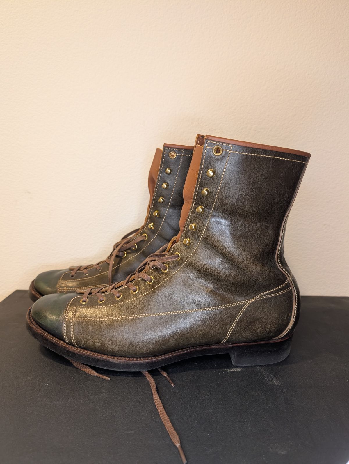 Photo by unofficiallegends on March 4, 2026 of the Clinch Gary Boots in Clinch / Green-Overdyed Horsebutt.