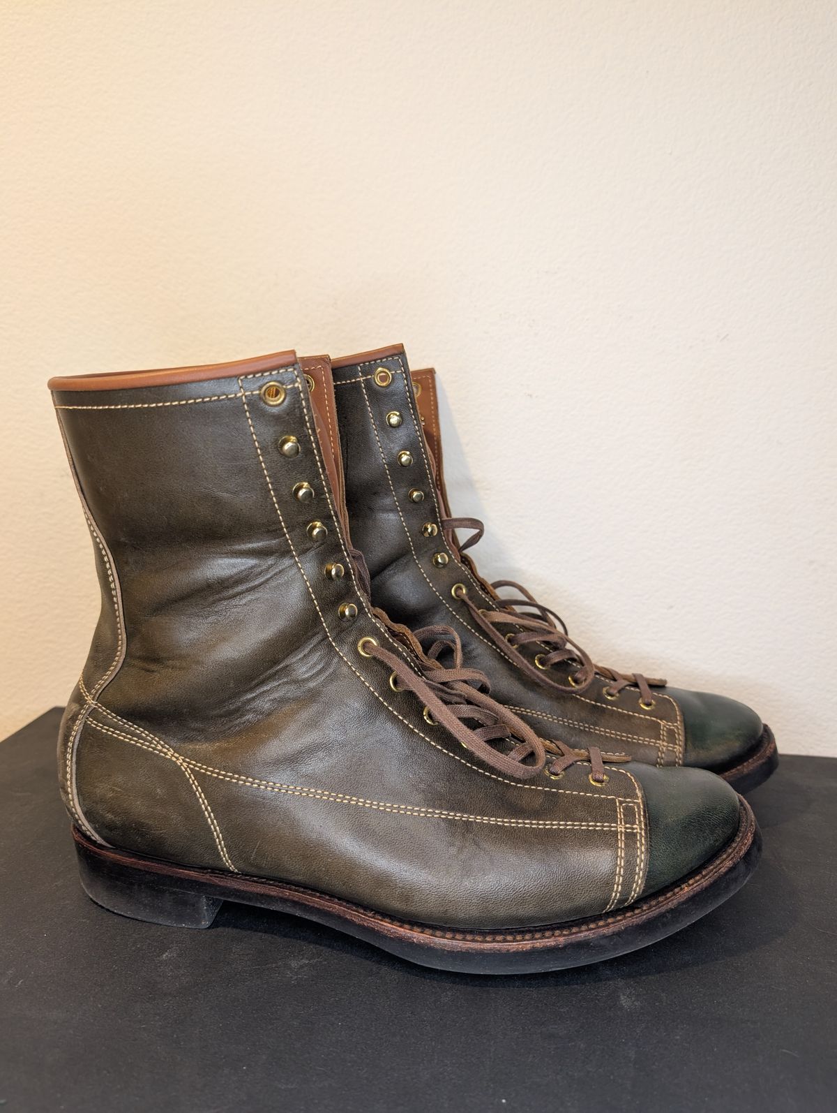 Photo by unofficiallegends on April 5, 2026 of the Clinch Gary Boots in Clinch / Green-Overdyed Horsebutt.