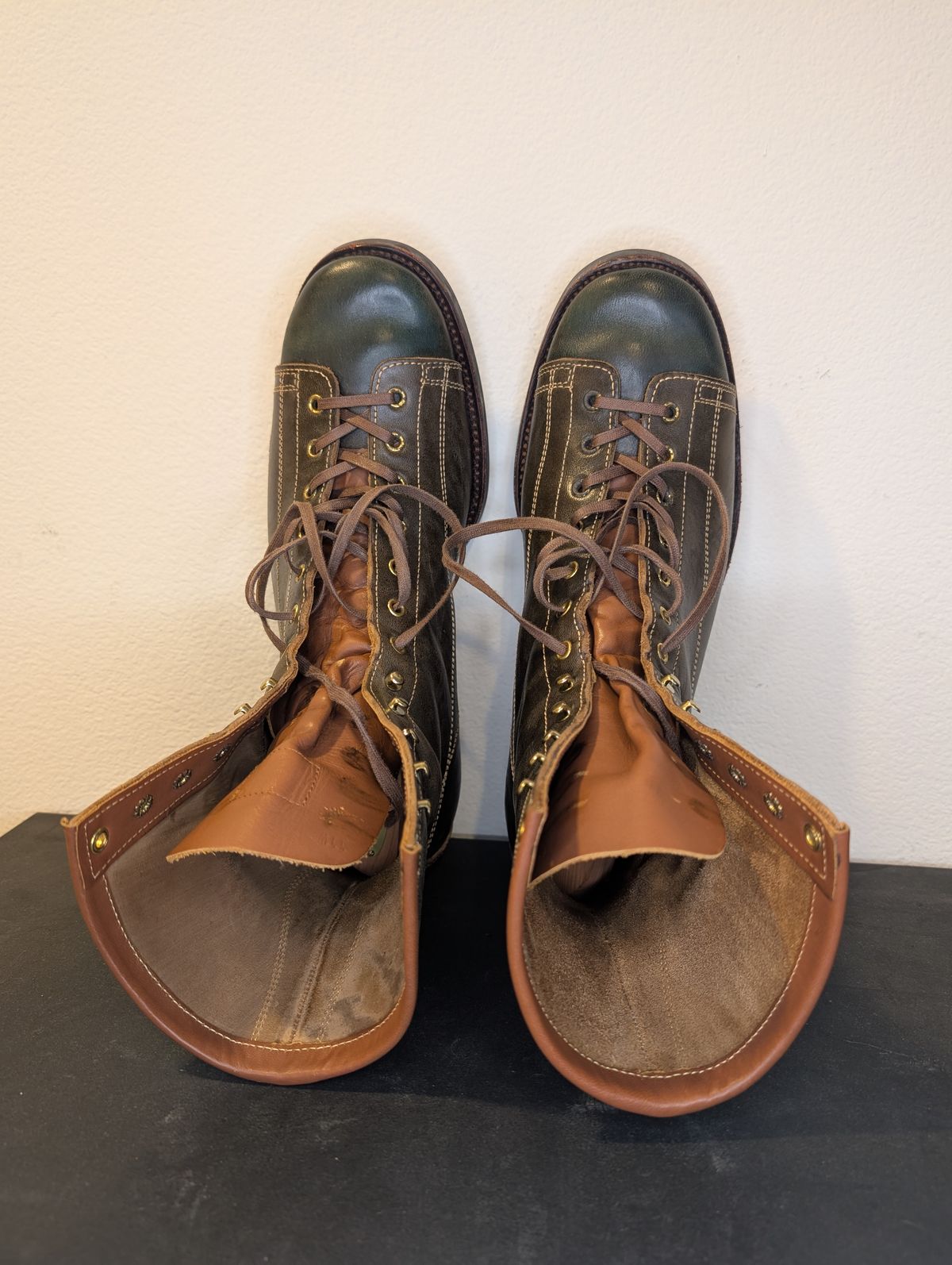 Photo by unofficiallegends on April 5, 2026 of the Clinch Gary Boots in Clinch / Green-Overdyed Horsebutt.