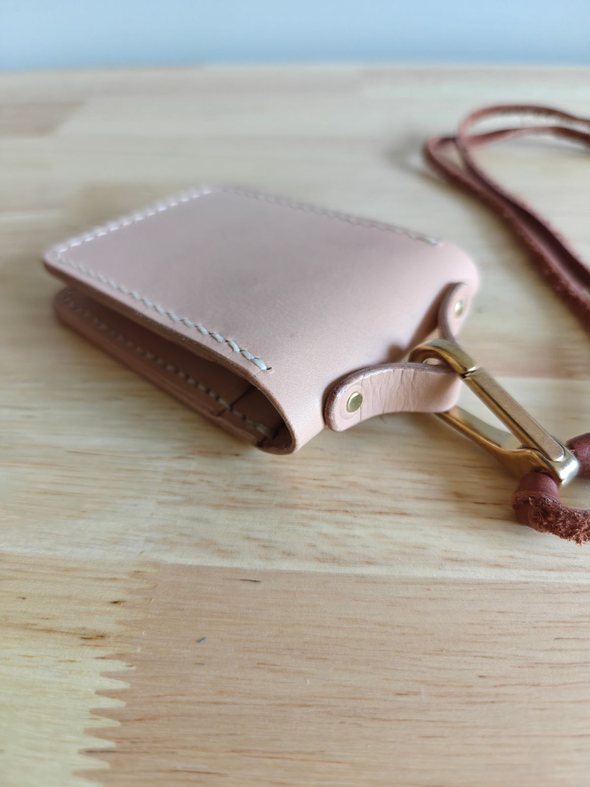 Photo by litespeedd on October 1, 2025 of the Black Lotus Leather Custom Card Case in Korba Buffalo Calf Natural.