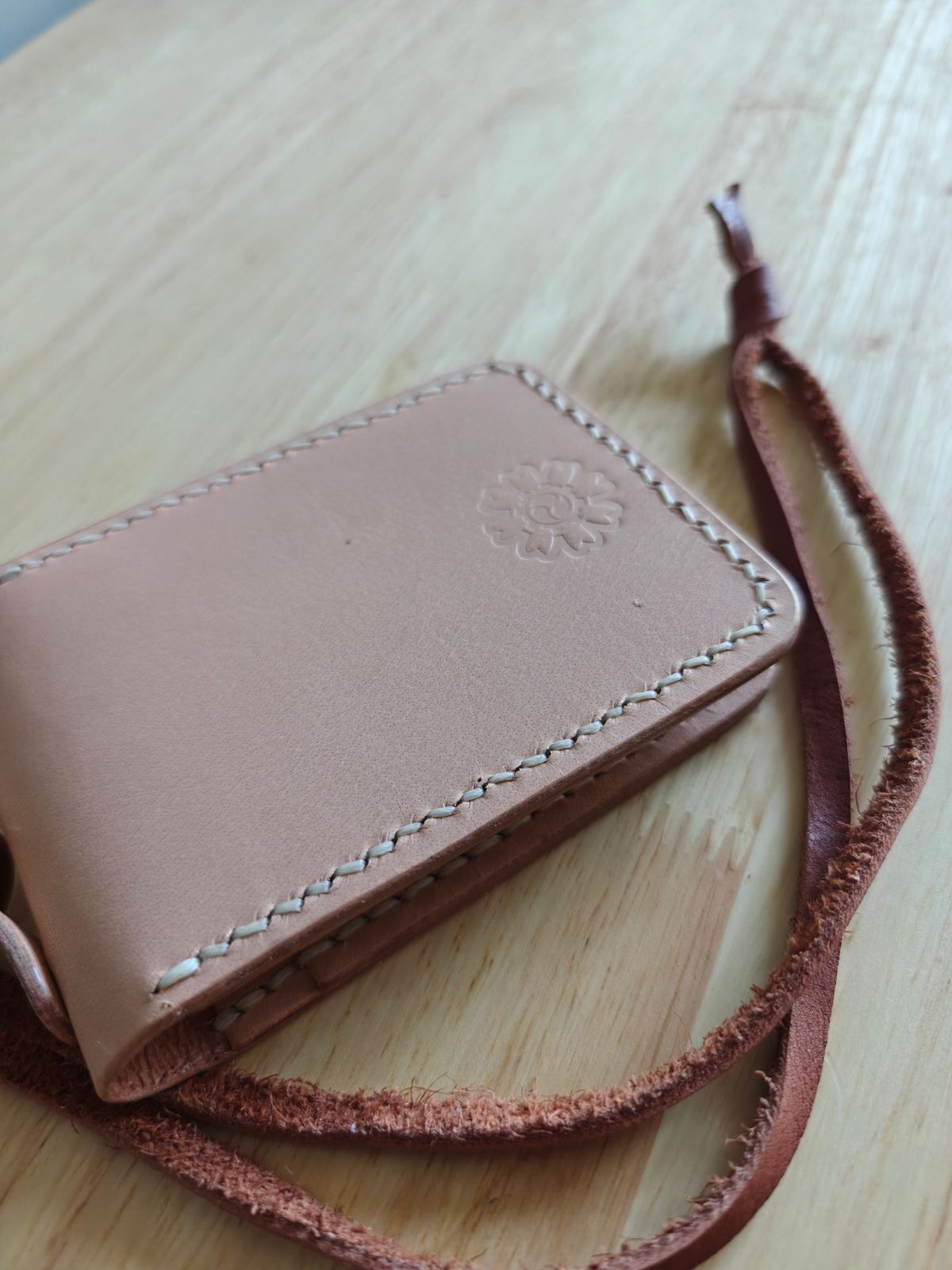 Photo by litespeedd on October 1, 2025 of the Black Lotus Leather Custom Card Case in Korba Buffalo Calf Natural.