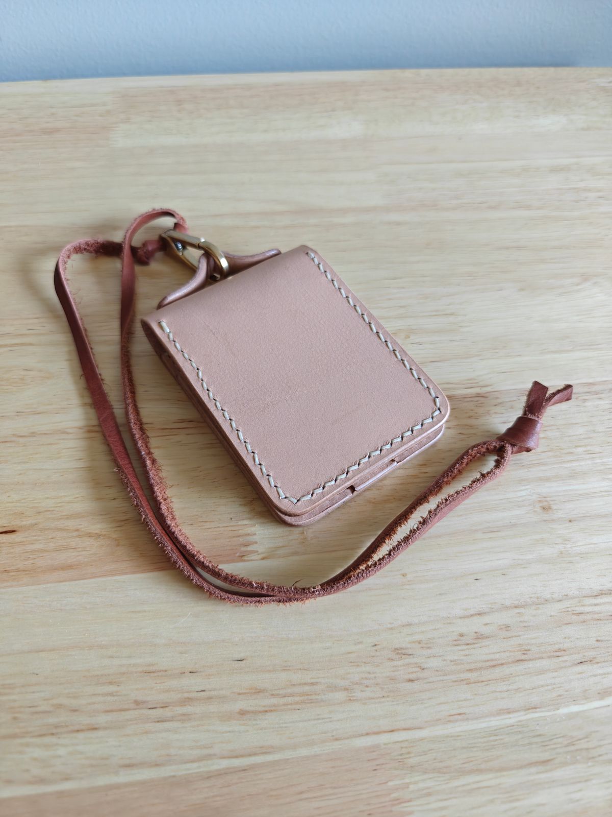 Photo by litespeedd on October 1, 2025 of the Black Lotus Leather Custom Card Case in Korba Buffalo Calf Natural.