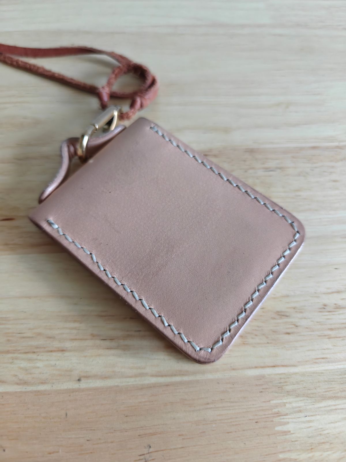 Photo by litespeedd on November 1, 2025 of the Black Lotus Leather Custom Card Case in Korba Buffalo Calf Natural.