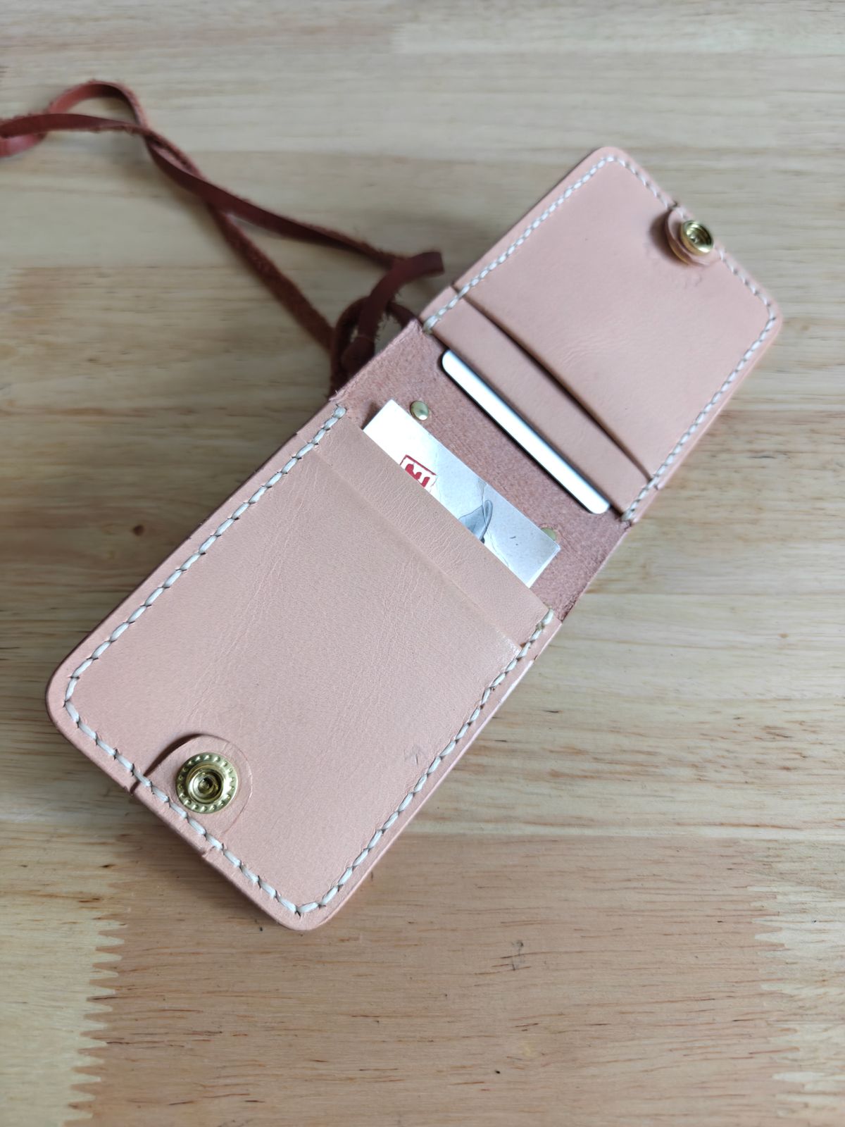 Photo by litespeedd on November 1, 2025 of the Black Lotus Leather Custom Card Case in Korba Buffalo Calf Natural.