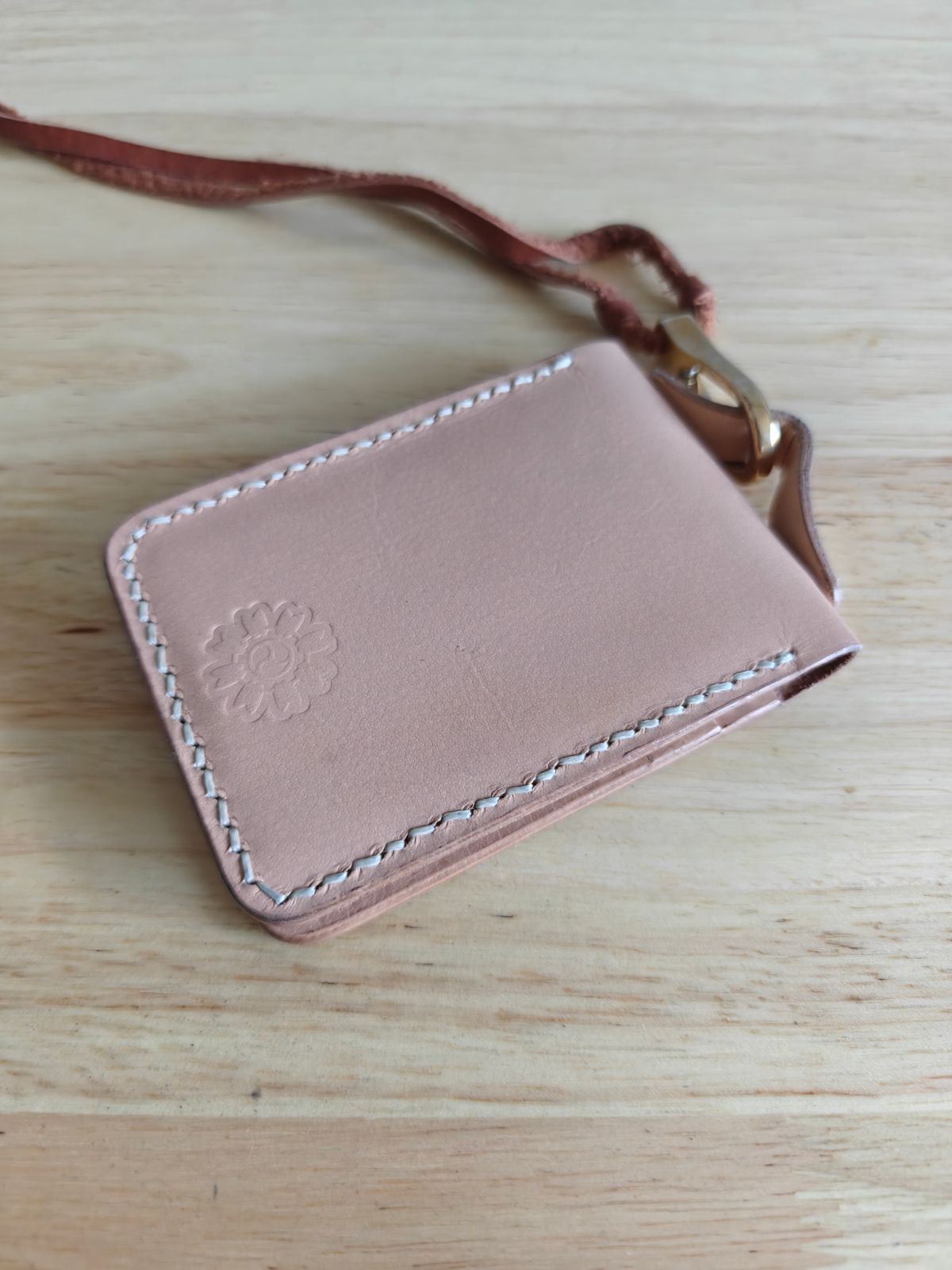 Photo by litespeedd on November 1, 2025 of the Black Lotus Leather Custom Card Case in Korba Buffalo Calf Natural.