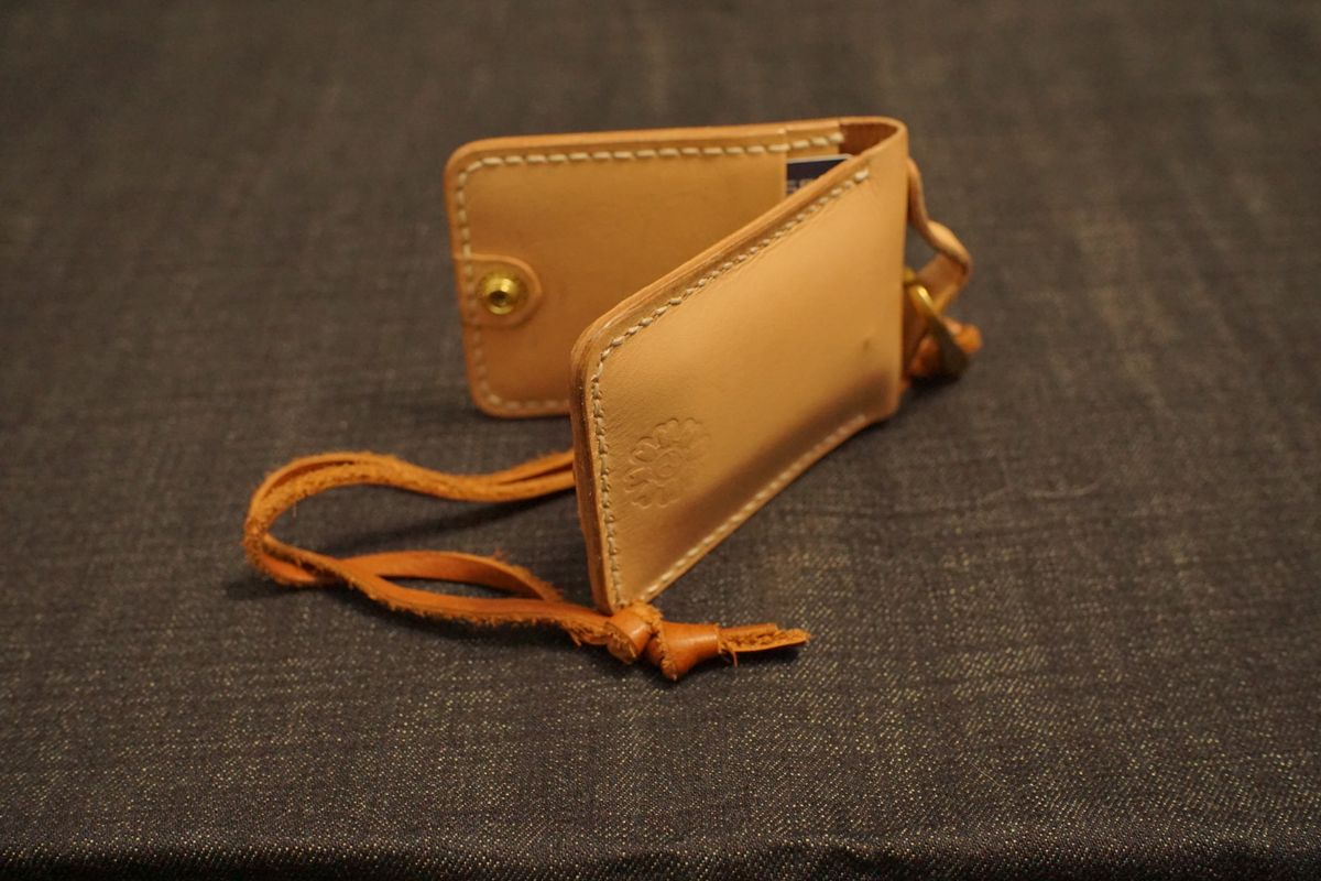 Photo by litespeedd on April 5, 2026 of the Black Lotus Leather Custom Card Case in Korba Buffalo Calf Natural.
