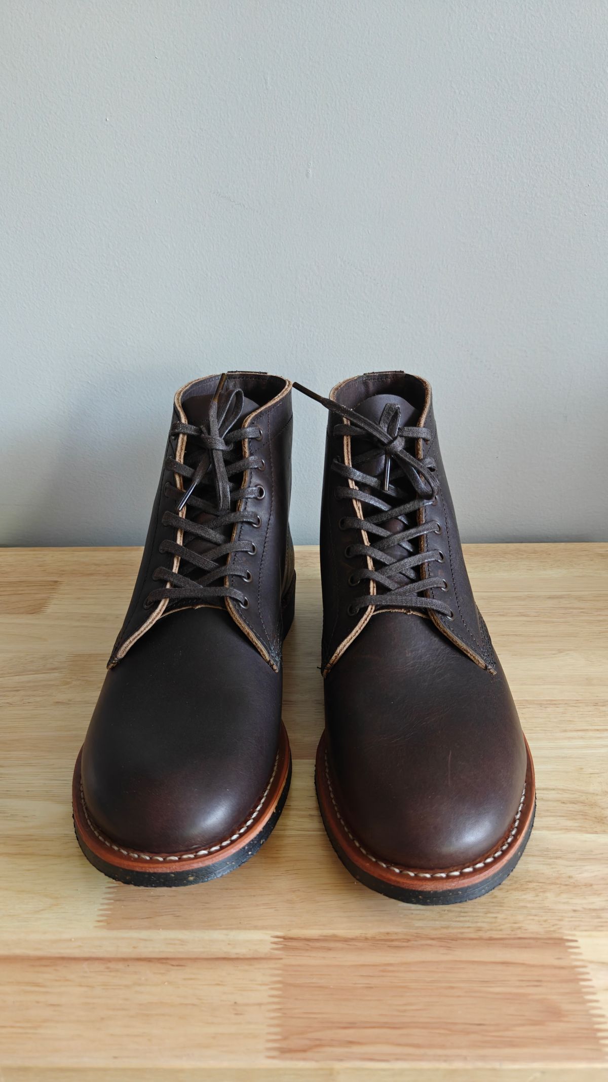 Photo by litespeedd on October 1, 2025 of the Red Wing 8061 Merchant in S.B. Foot Ebony Harness.