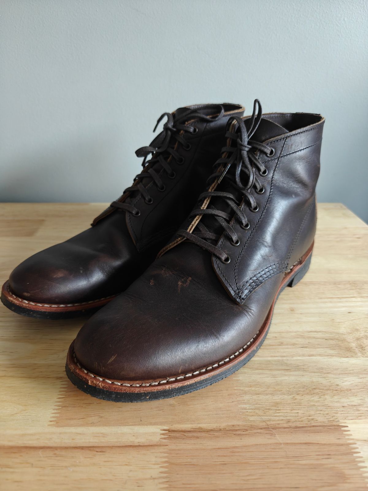 Photo by litespeedd on November 1, 2025 of the Red Wing 8061 Merchant in S.B. Foot Ebony Harness.