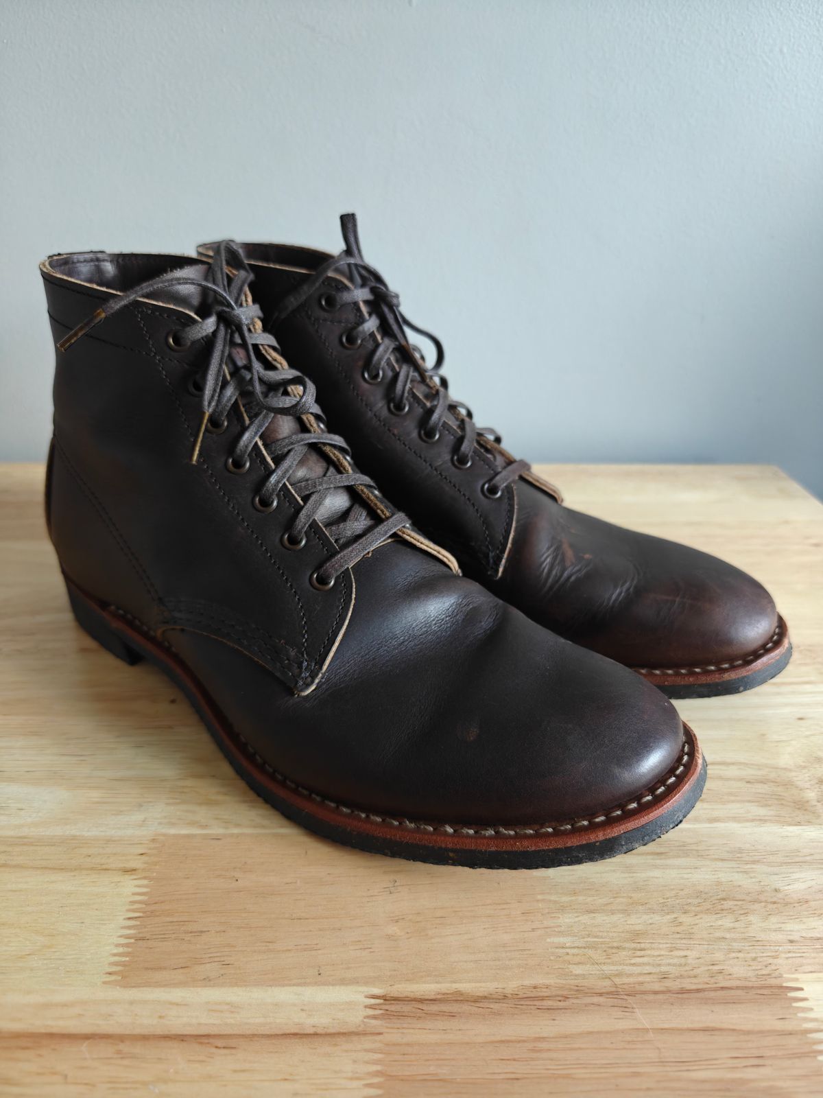 Photo by litespeedd on November 1, 2025 of the Red Wing 8061 Merchant in S.B. Foot Ebony Harness.