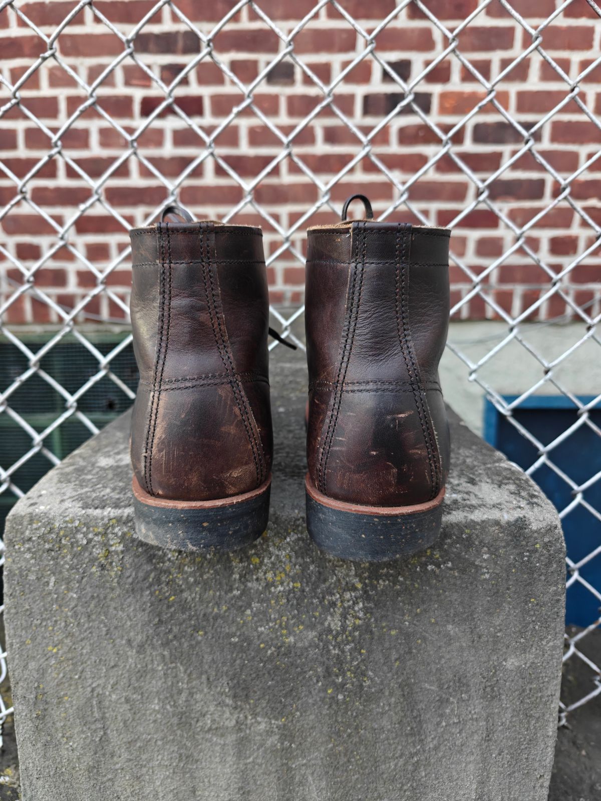 Photo by litespeedd on January 2, 2026 of the Red Wing 8061 Merchant in S.B. Foot Ebony Harness.