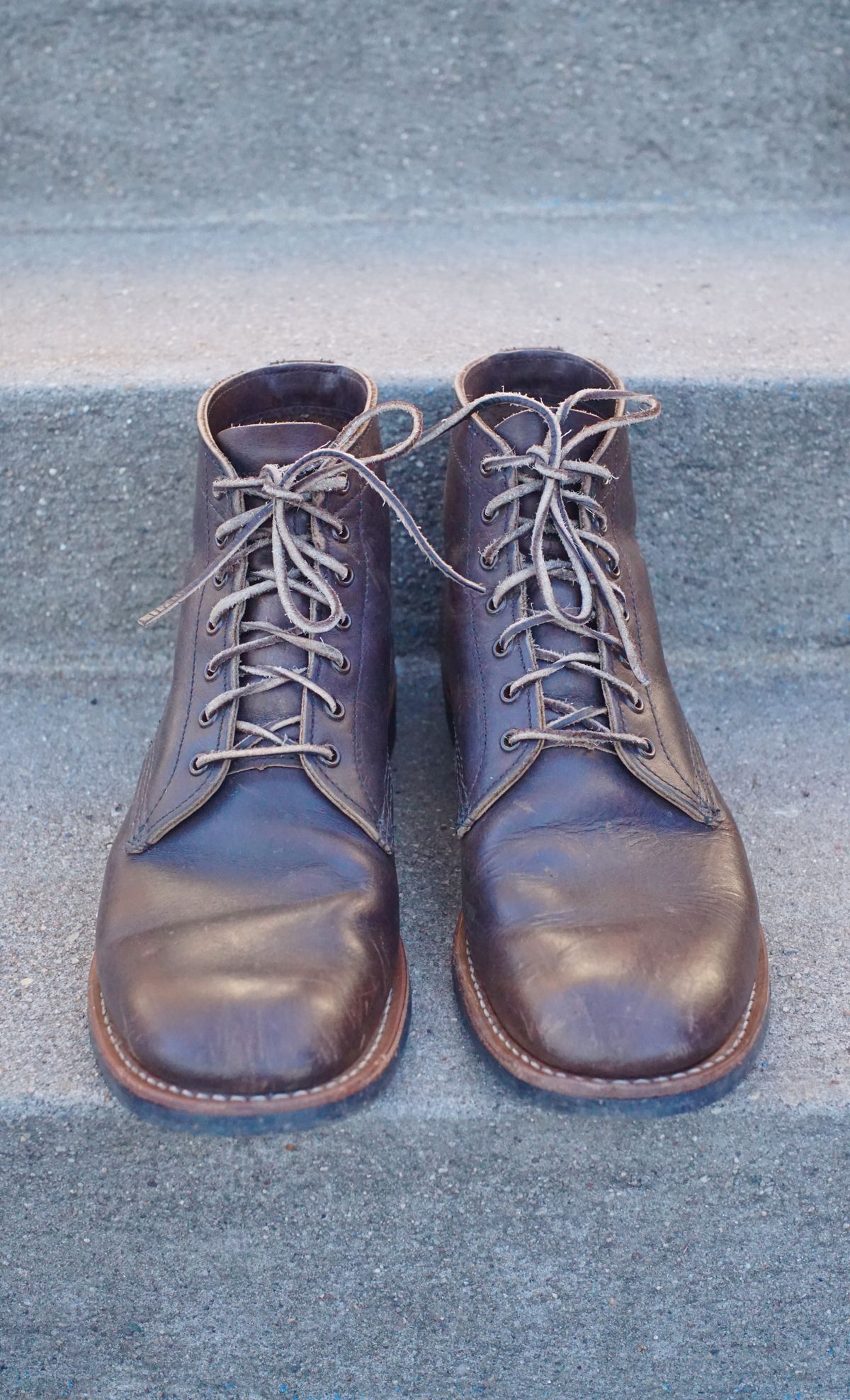 Photo by litespeedd on March 1, 2026 of the Red Wing 8061 Merchant in S.B. Foot Ebony Harness.