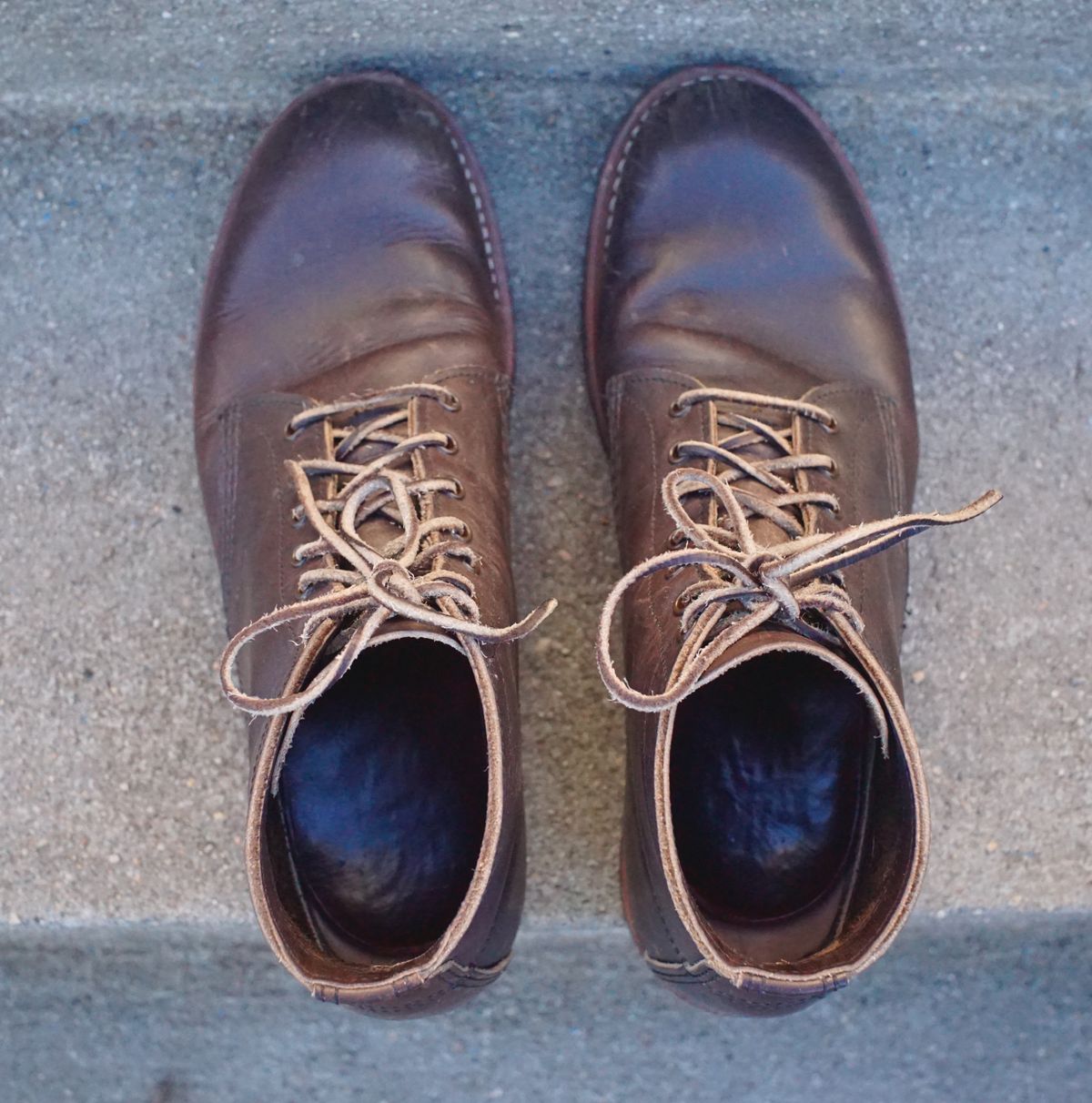 Photo by litespeedd on March 1, 2026 of the Red Wing 8061 Merchant in S.B. Foot Ebony Harness.