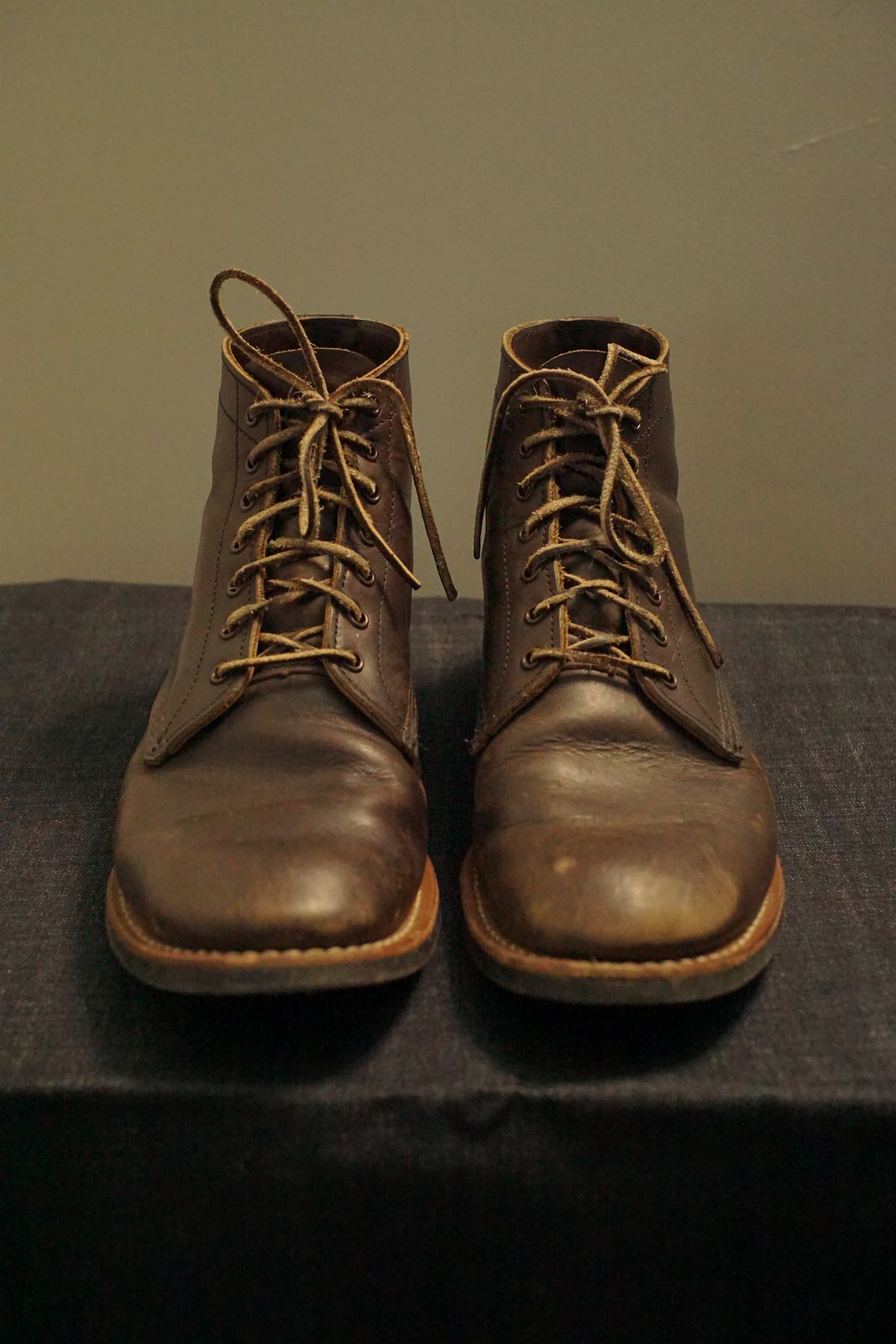 Photo by litespeedd on April 5, 2026 of the Red Wing 8061 Merchant in S.B. Foot Ebony Harness.