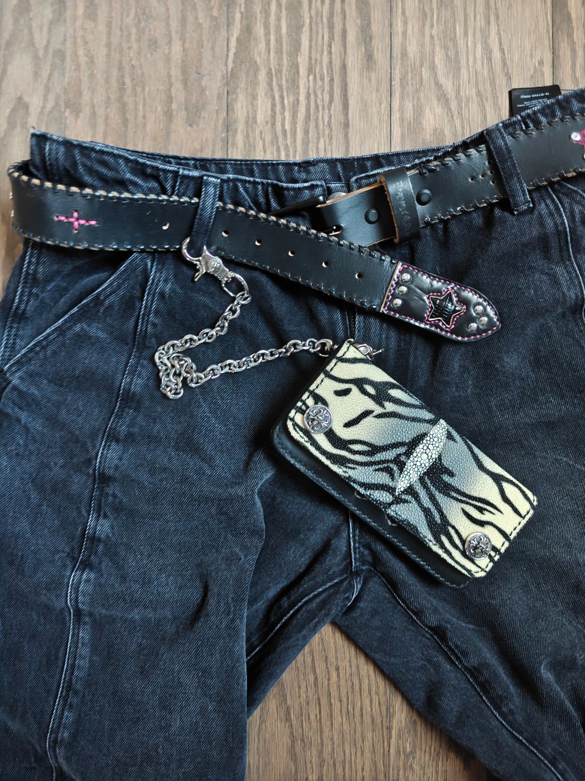 Photo by litespeedd on February 13, 2026 of the Black Lotus Leather Long Trucker Wallet in Stingray & Wickett & Craig Black English Bridle & Black Lizard.