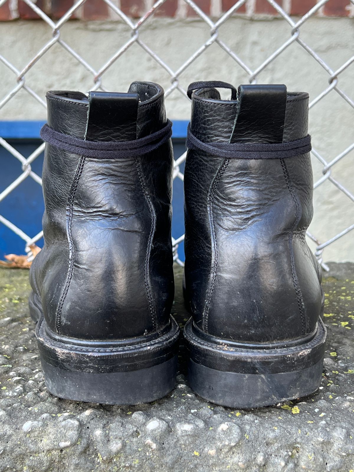 Photo by litespeedd on December 2, 2023 of the Unmarked All Purpose Boots in Cisne Black Vegetable-Tanned Bison.