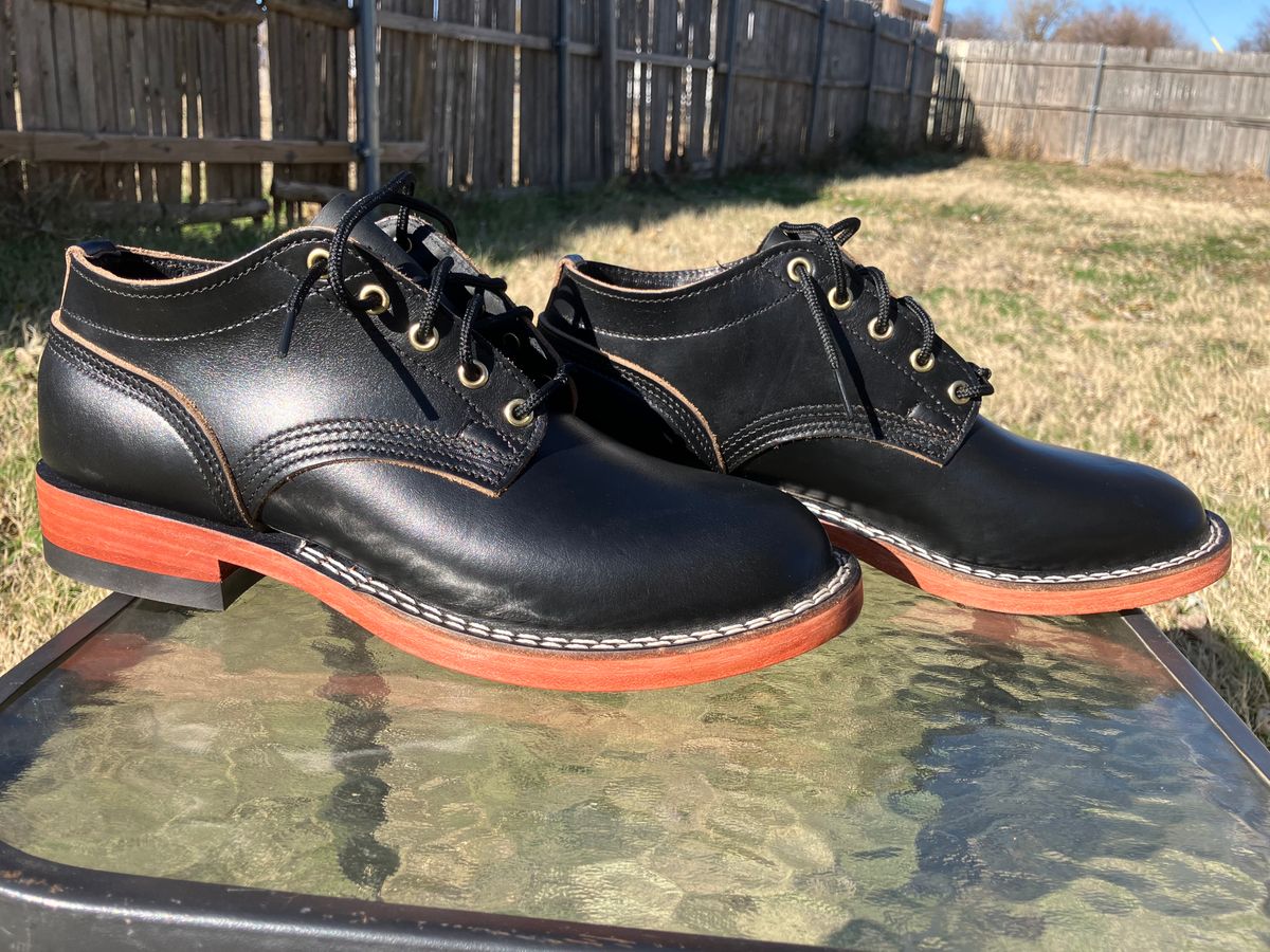 Photo by TorreEgger on December 8, 2023 of the Nicks Comstock in Horween Black Chromexcel.