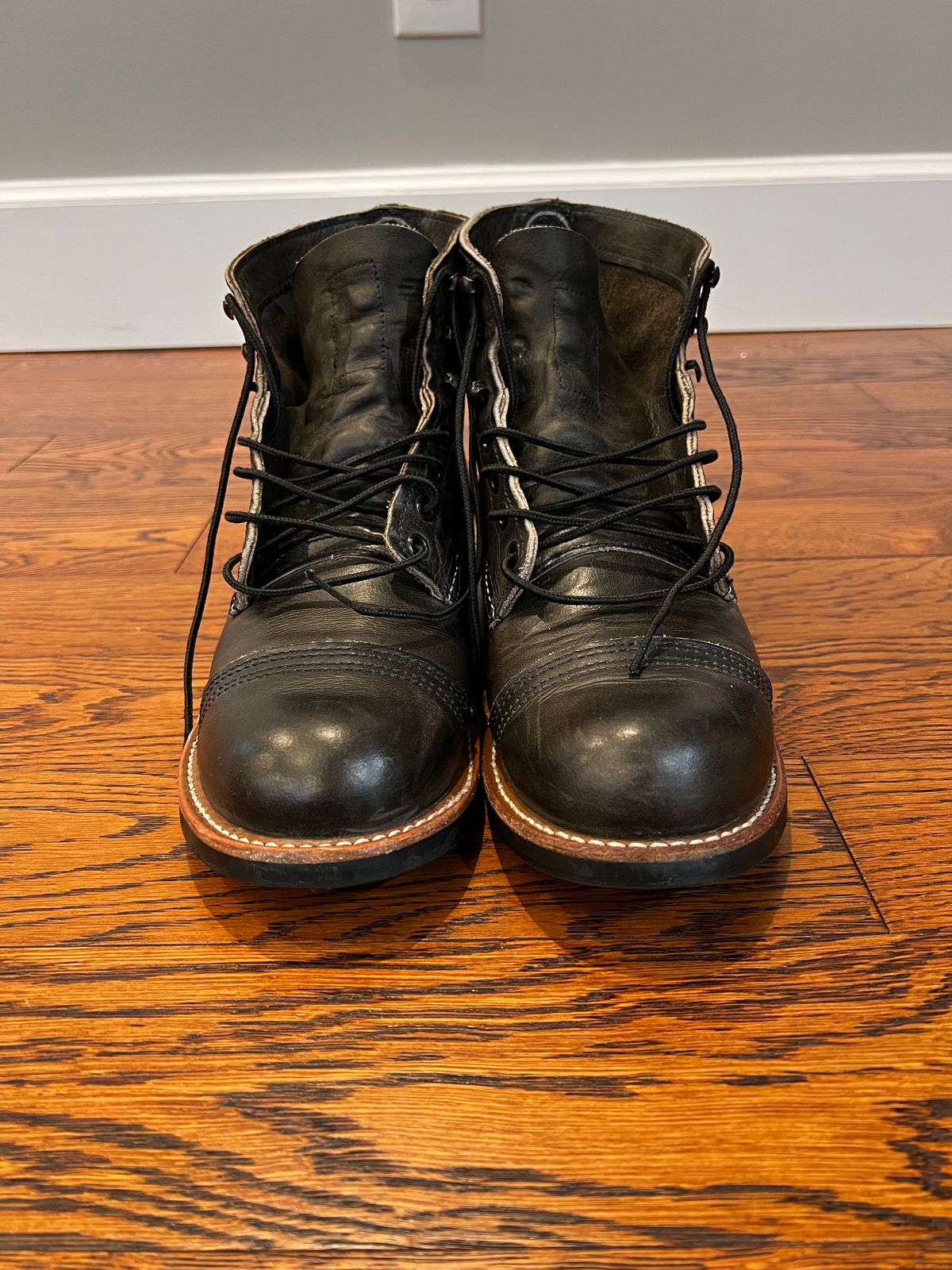 Photo by (deleted user) on December 1, 2023 of the Red Wing Iron Ranger in S.B. Foot Charcoal Rough and Tough.
