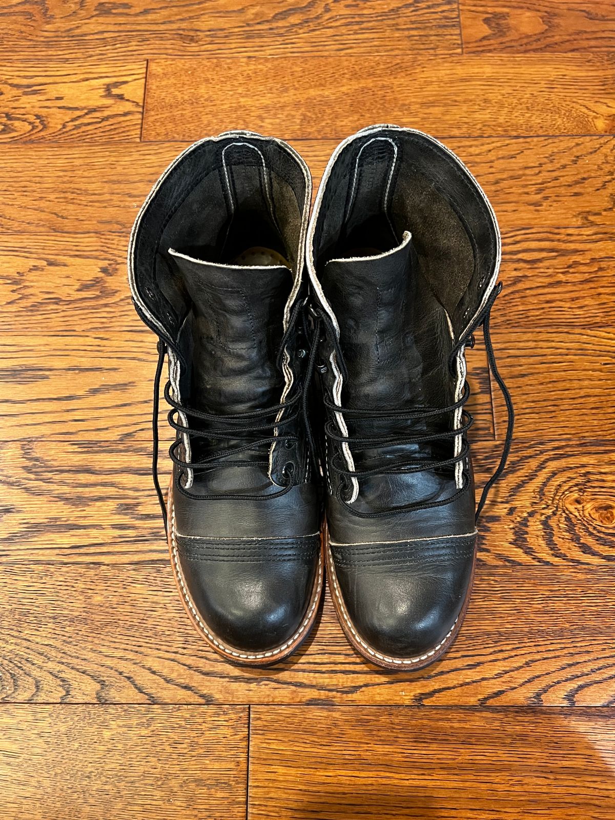 Photo by (deleted user) on December 1, 2023 of the Red Wing Iron Ranger in S.B. Foot Charcoal Rough and Tough.