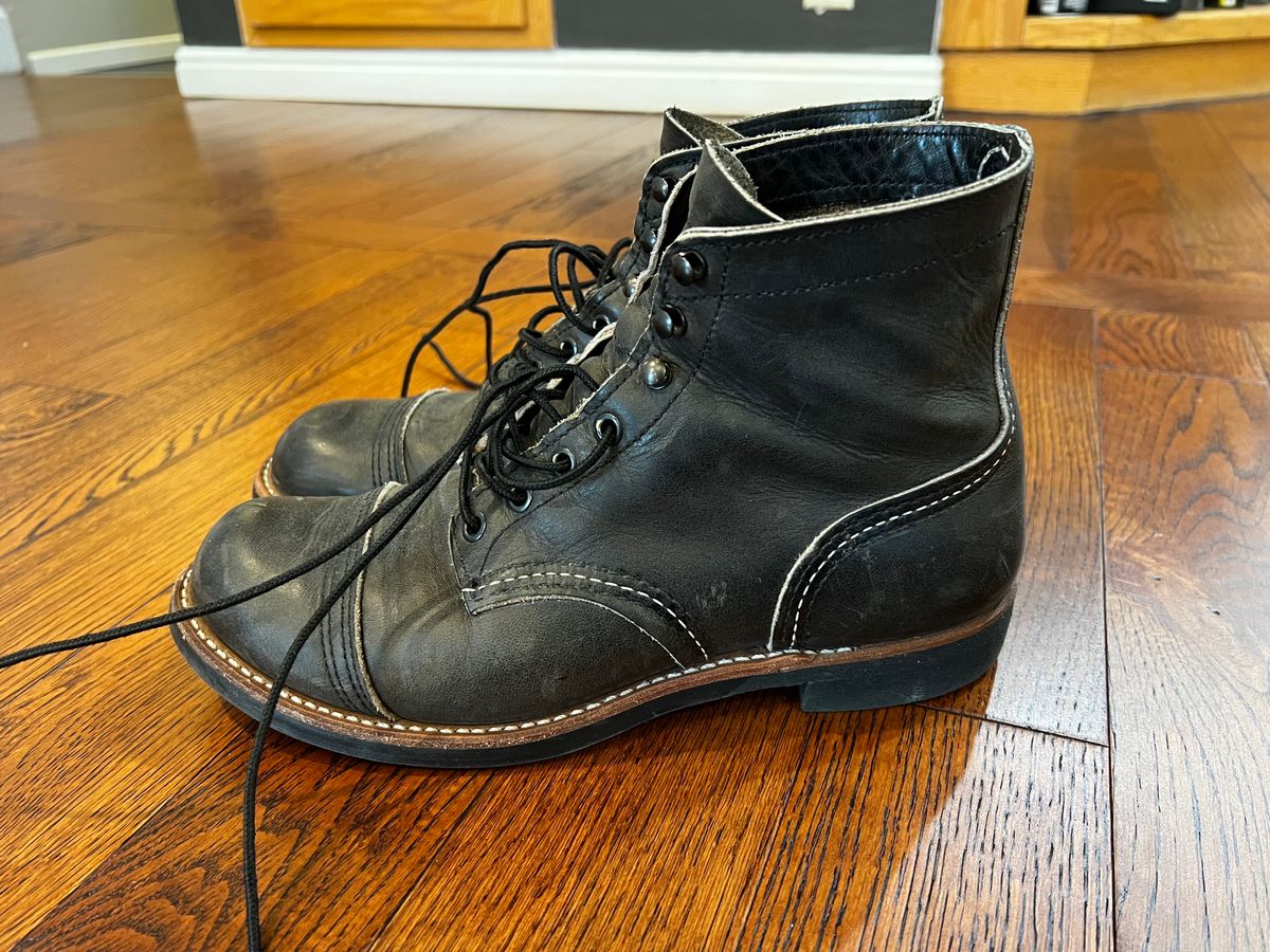 Photo by (deleted user) on January 3, 2024 of the Red Wing Iron Ranger in S.B. Foot Charcoal Rough and Tough.