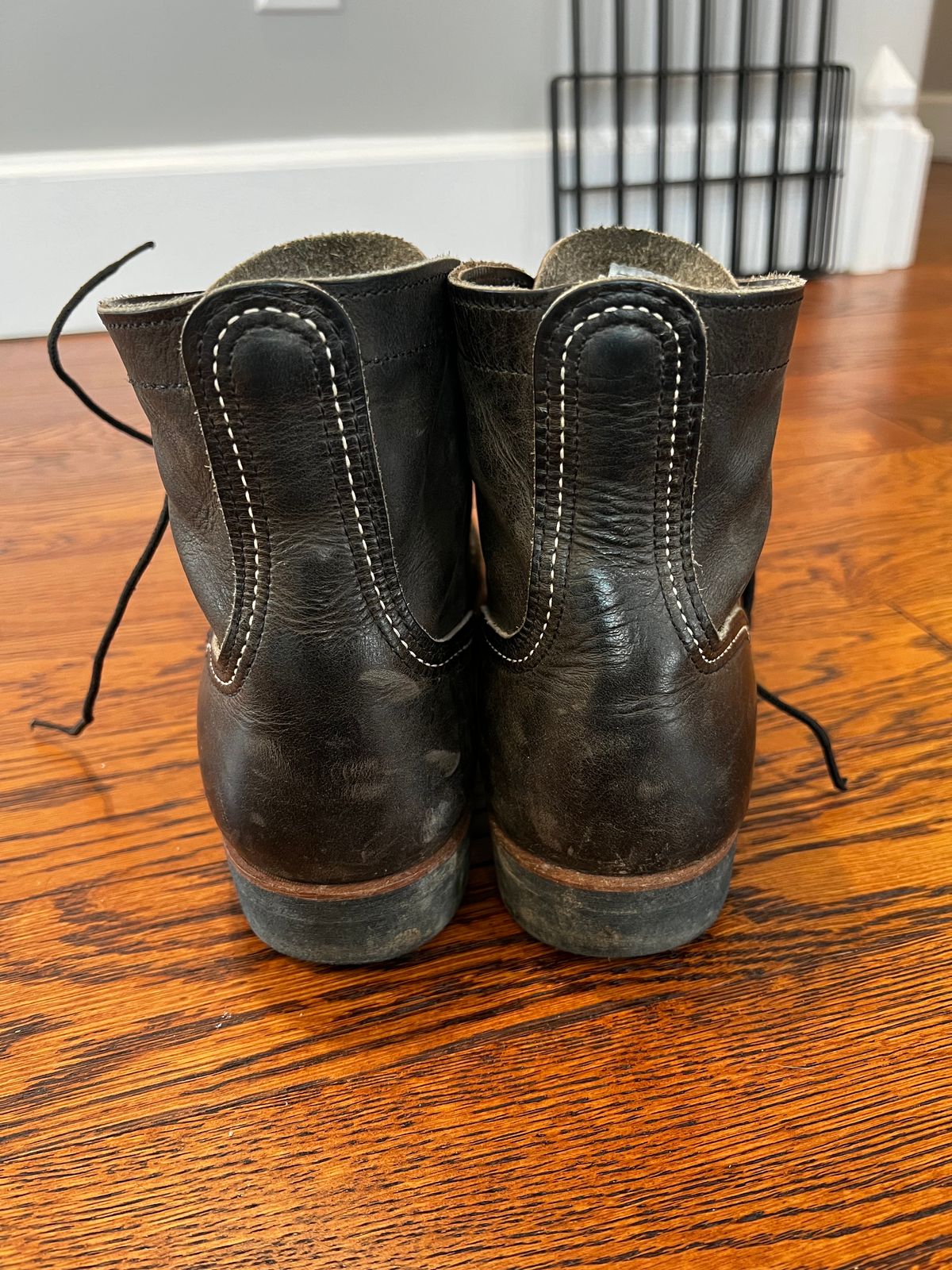 Photo by (deleted user) on February 4, 2024 of the Red Wing Iron Ranger in S.B. Foot Charcoal Rough and Tough.