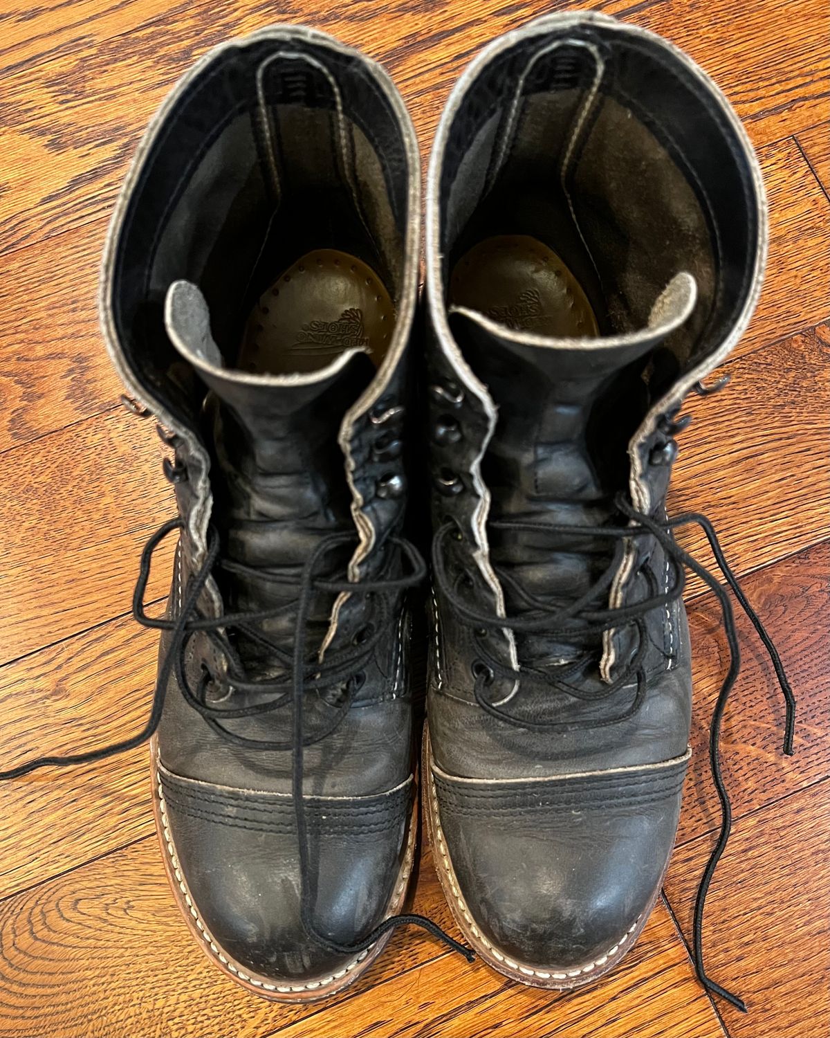 Photo by (deleted user) on March 5, 2024 of the Red Wing Iron Ranger in S.B. Foot Charcoal Rough and Tough.