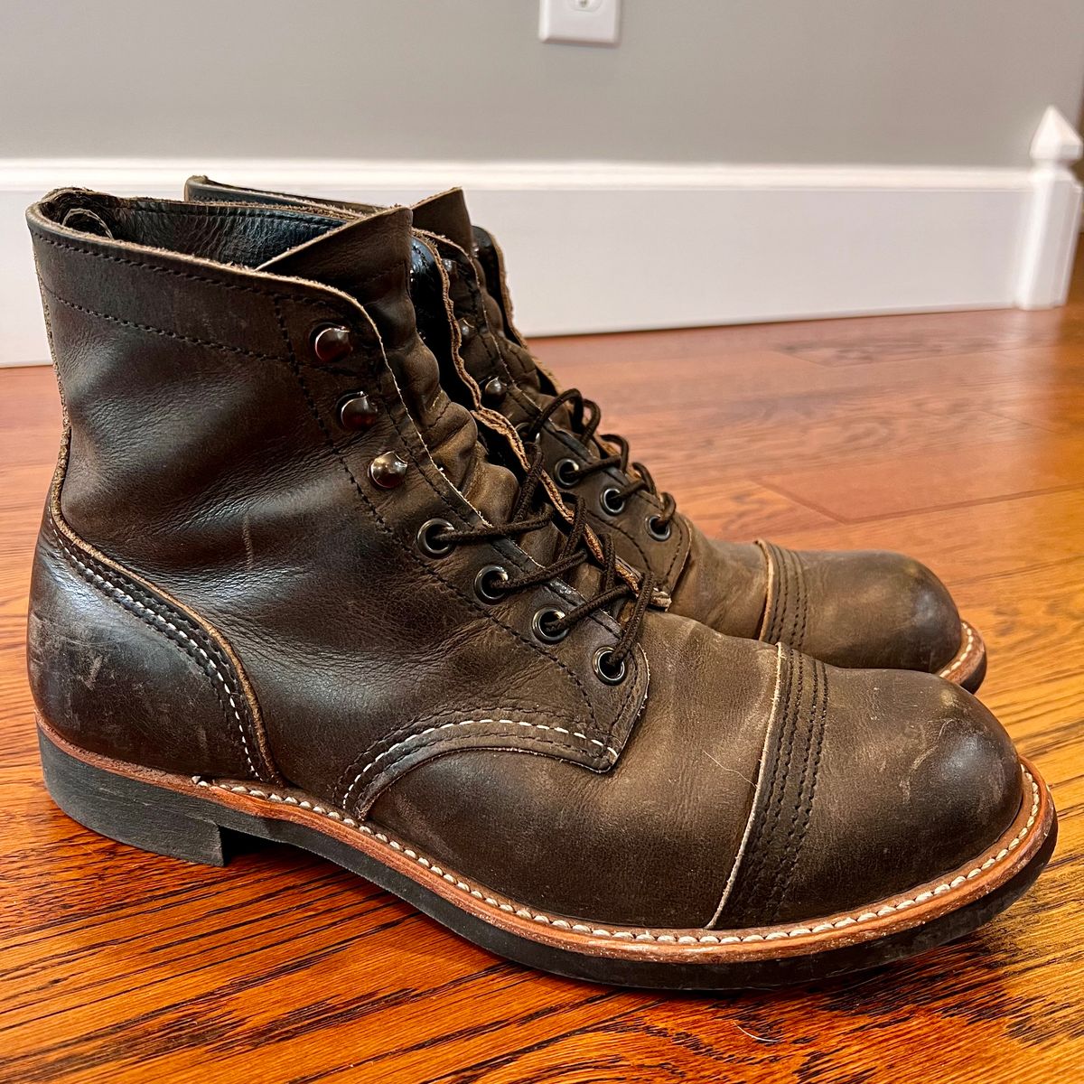 Photo by (deleted user) on April 2, 2024 of the Red Wing Iron Ranger in S.B. Foot Charcoal Rough and Tough.