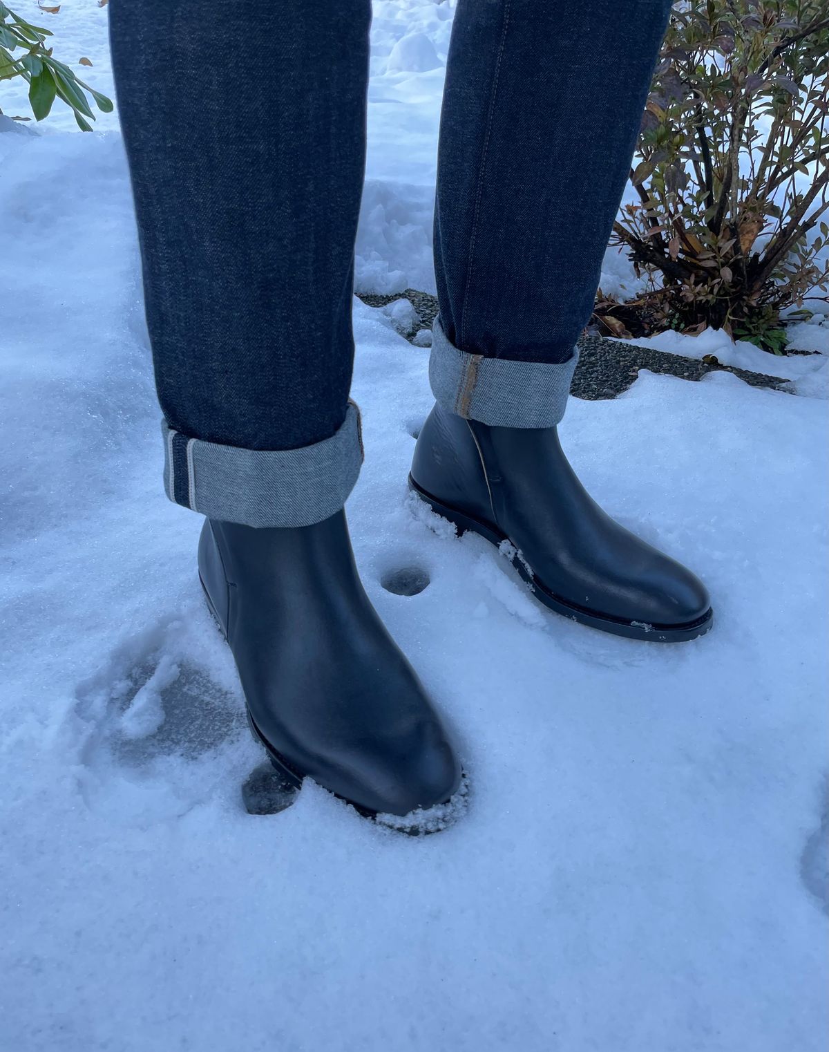 Photo by BoyOi on December 4, 2022 of the Benzein Jodhpur Boots in Maryam Toscanello Horsebutt Overdyed Black.