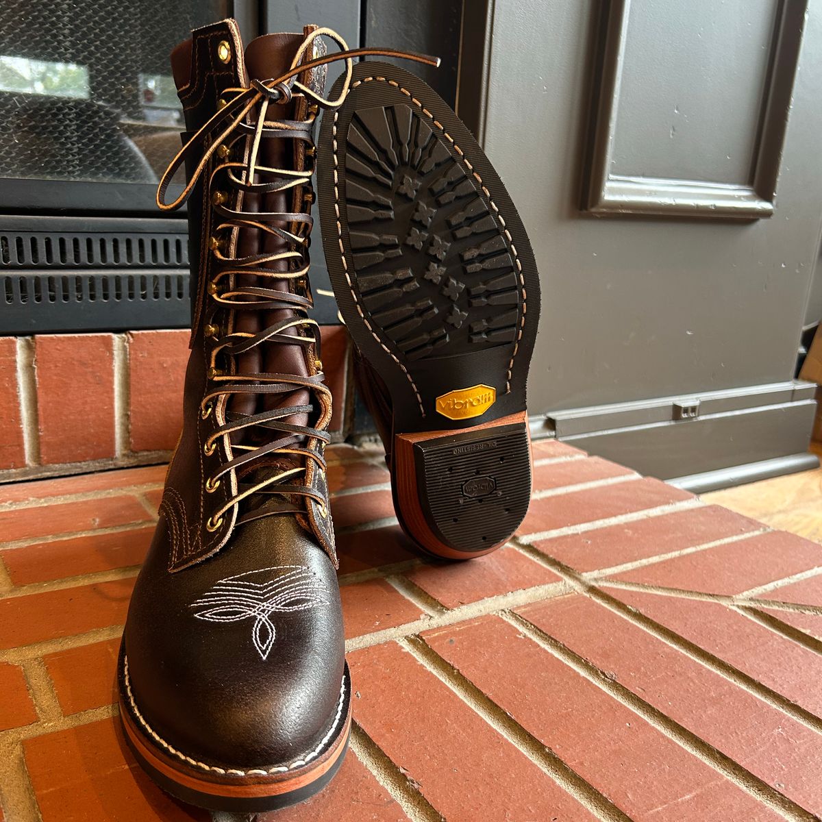 Photo by MasonAlbertini on September 23, 2025 of the Nicks Packer in Horween Brown Waxed Flesh.