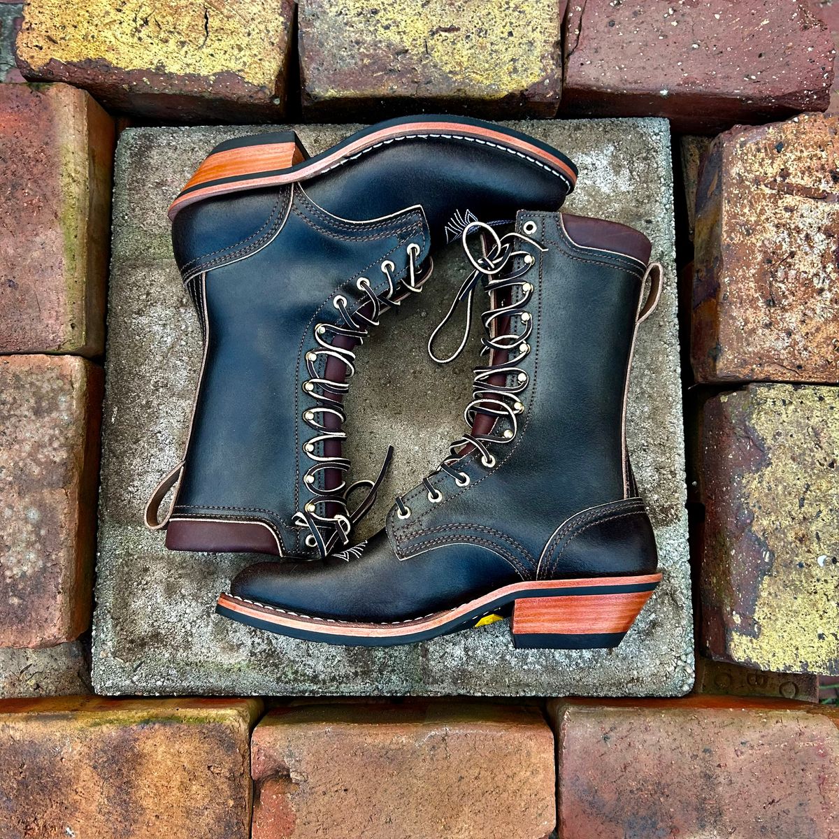 Photo by MasonAlbertini on October 1, 2025 of the Nicks Packer in Horween Brown Waxed Flesh.