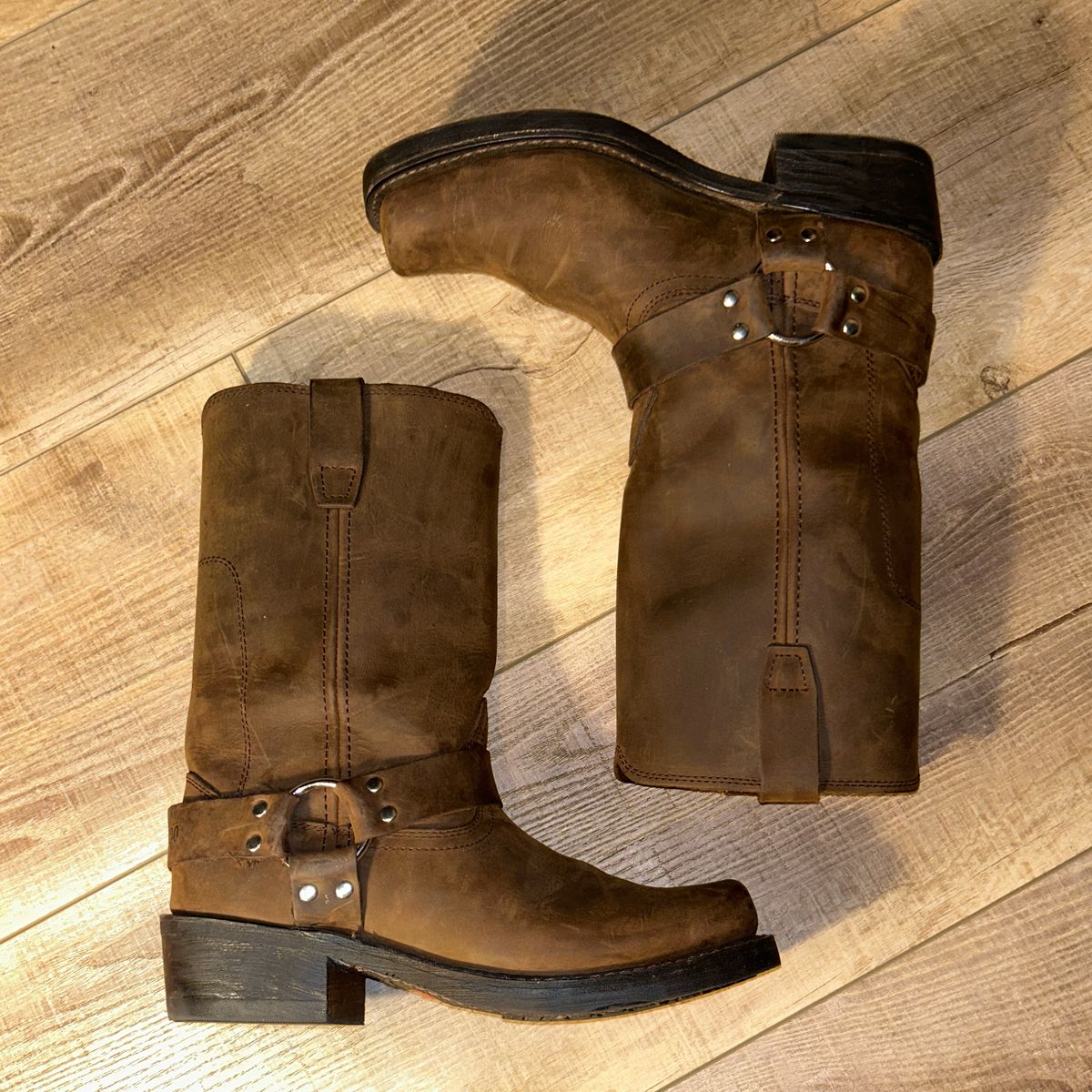 Photo by MasonAlbertini on February 5, 2024 of the Durango Durango® Brown Harness Boot in Unknown Material.