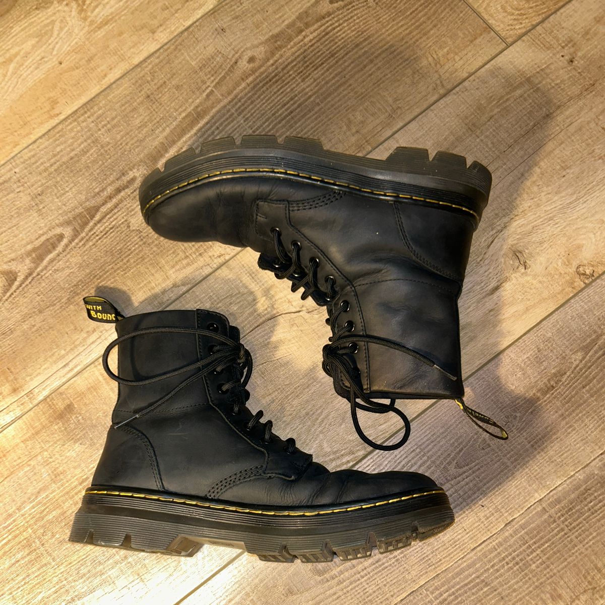 Photo by MasonAlbertini on February 6, 2024 of the Dr. Martens in Unknown Material.