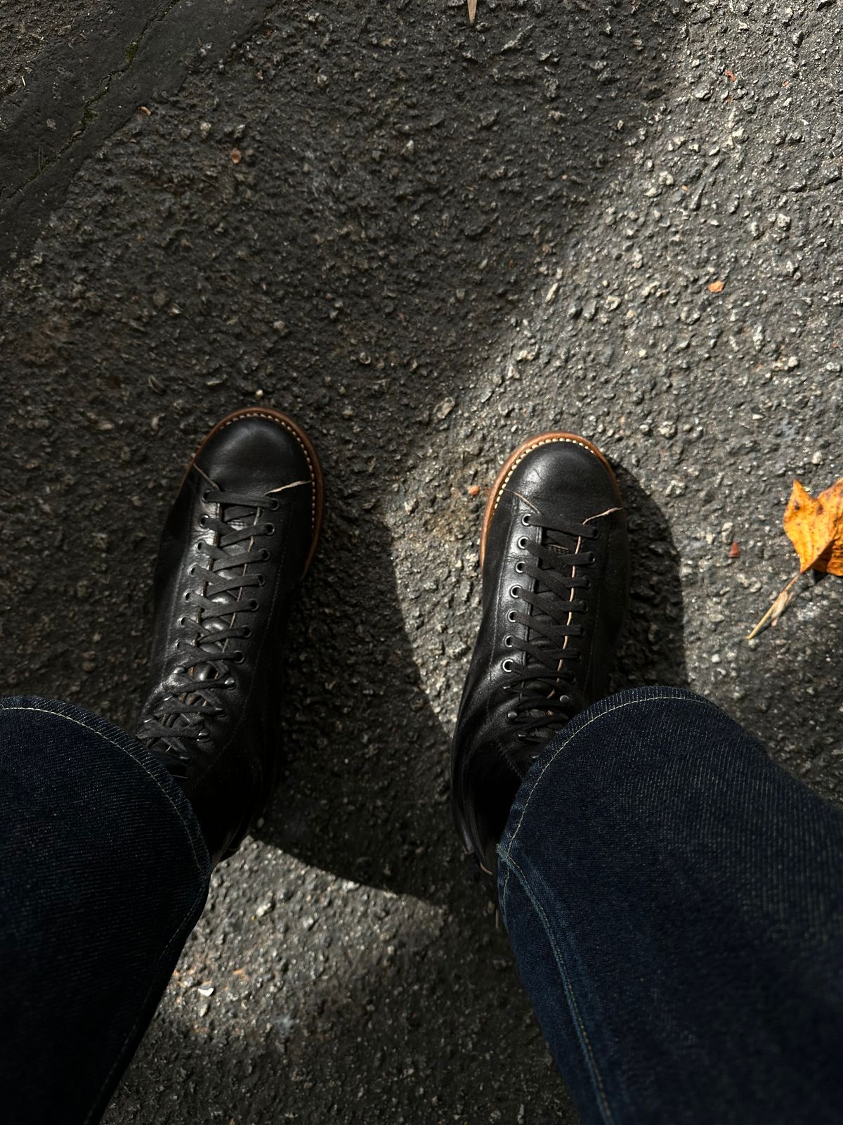 Photo by AndrewSutton on October 11, 2025 of the John Lofgren Fieldmaster in Horween SHF horsehide.