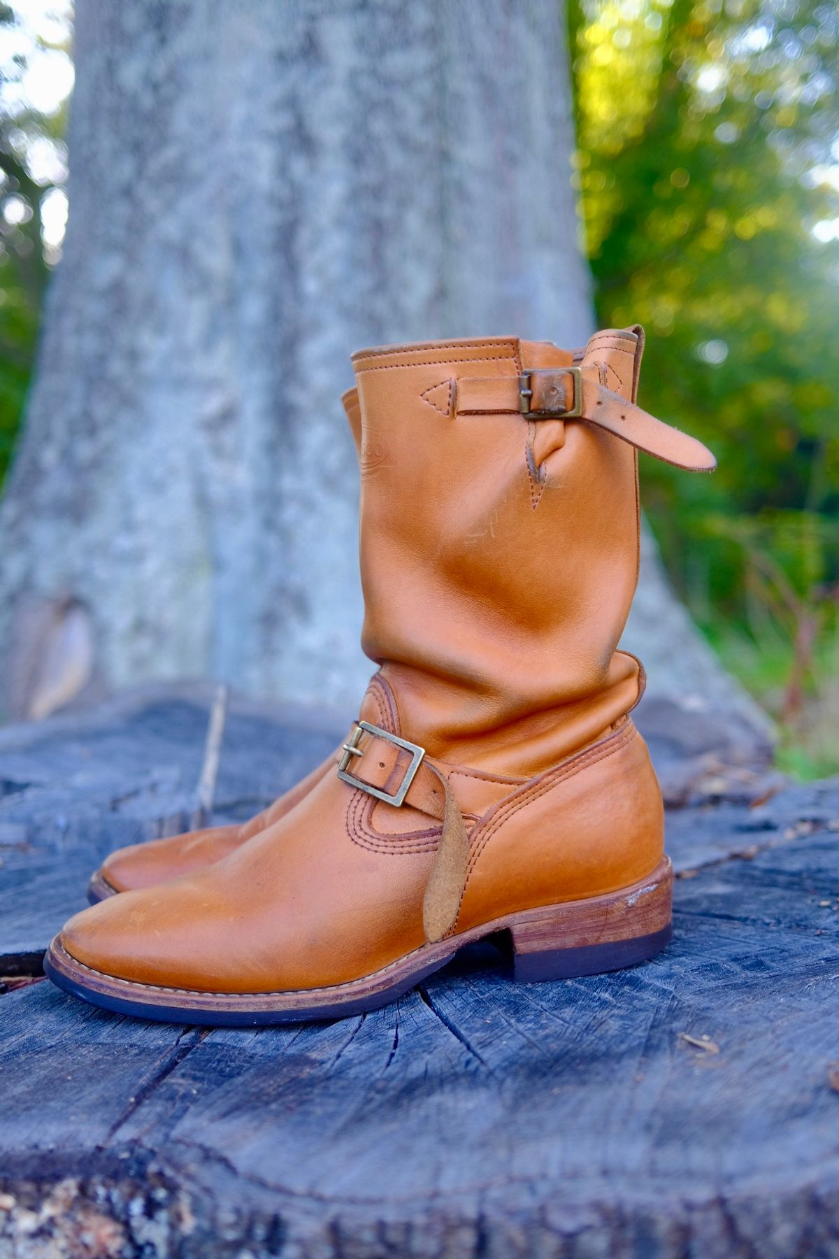 Photo by AndrewSutton on October 1, 2025 of the Wesco x S&S Van Cleef III in Horween Natural Essex.