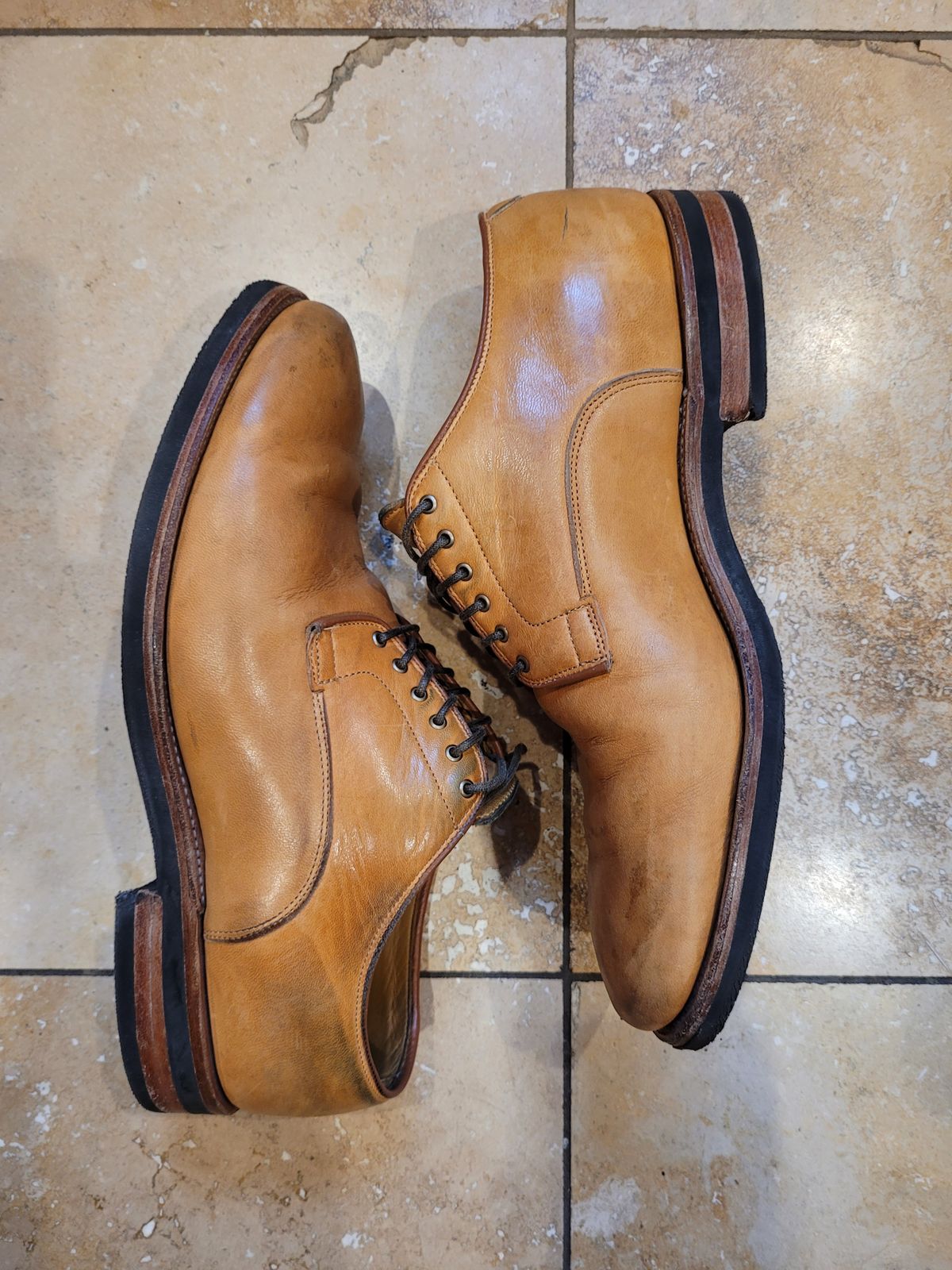 Photo by Slippy_Squeeze on February 4, 2023 of the Viberg Derby Shoe in Shinki Camel Latigo Horsehide.
