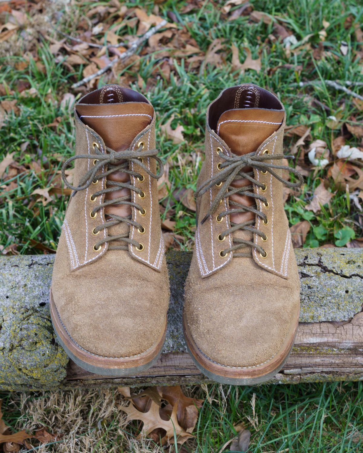 Photo by blake_more on December 2, 2022 of the Sagara Boondocker in Horween Natural Chromexcel Roughout.